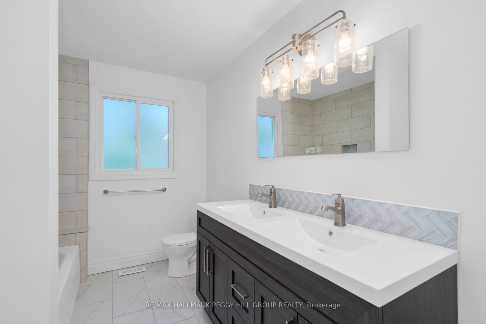 890 Nantyr Drive, Innisfil, ON L9S 1S7 photo 4