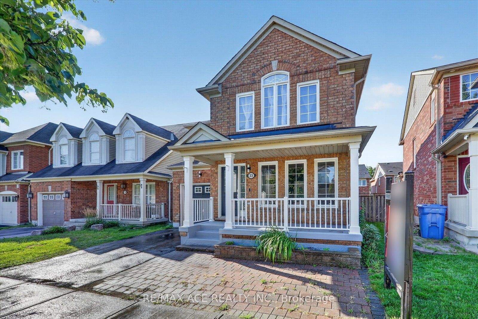 23 Harry Sanders Avenue, Whitchurch-Stouffville, ON L4A 0J7 photo 3