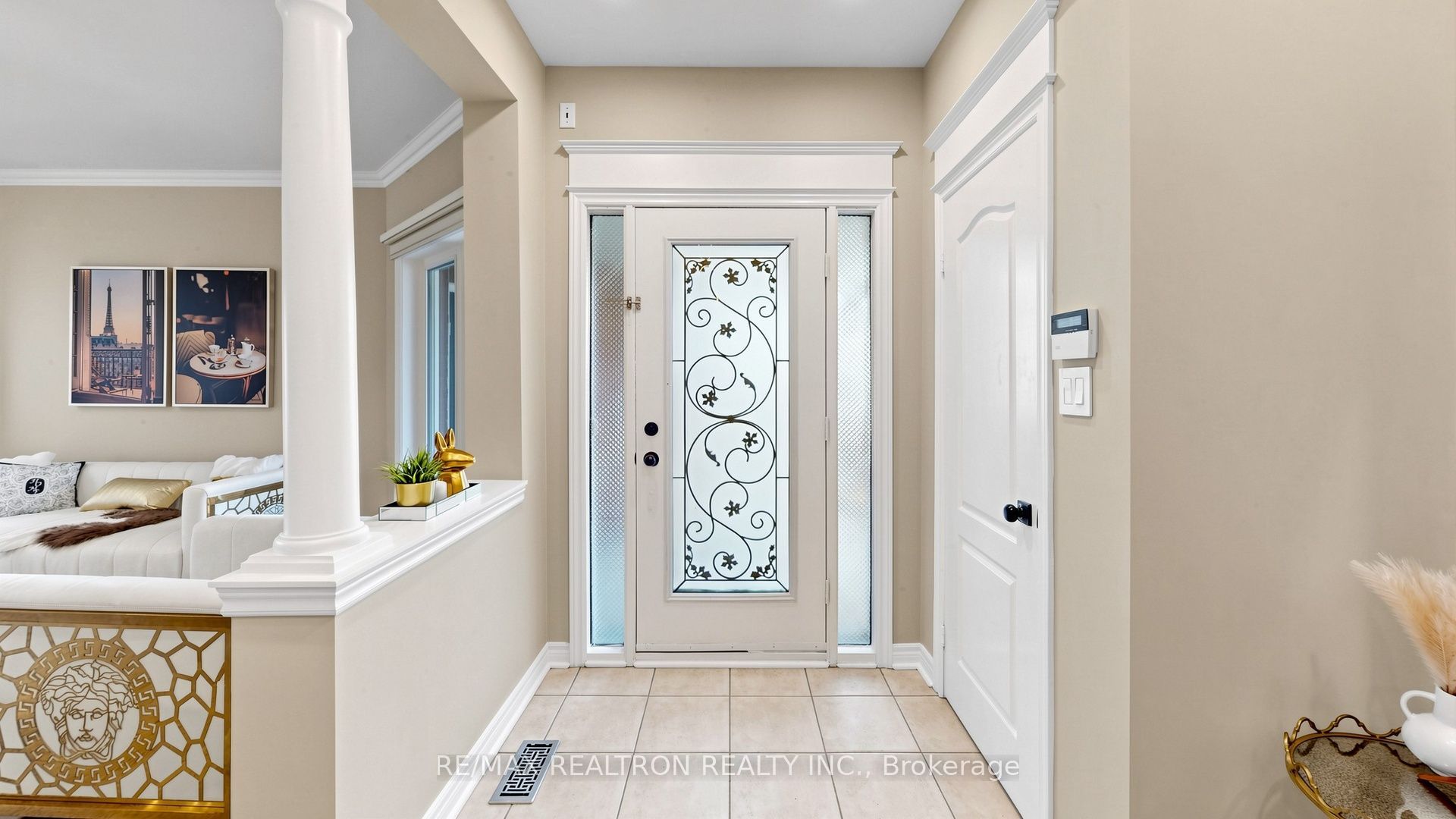 2 Rocksprings Avenue, Richmond Hill, ON L4S 1R1 photo 3