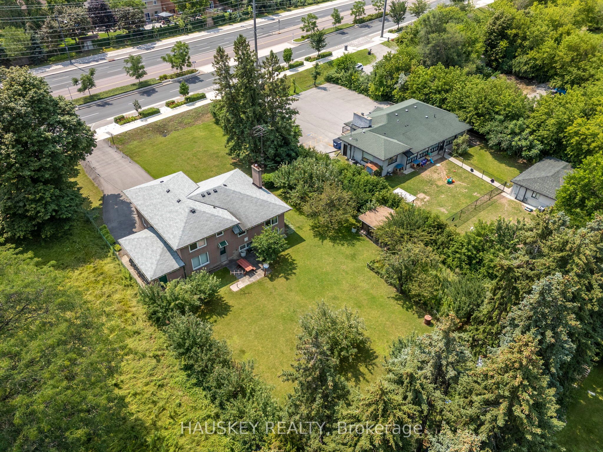 1226 Centre Street, Vaughan, ON L4J 3M9 photo 3