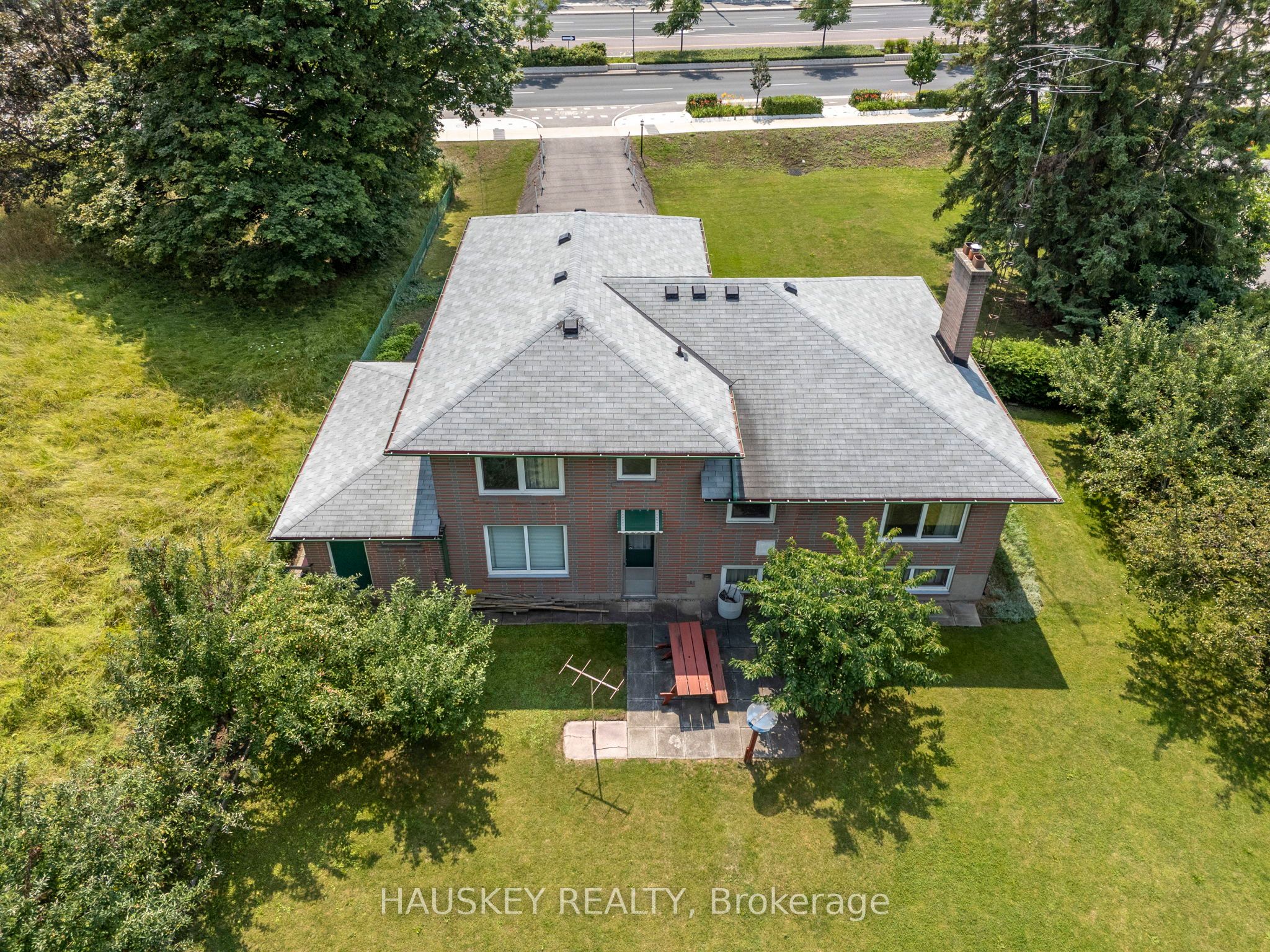 1226 Centre Street, Vaughan, ON L4J 3M9 photo 5