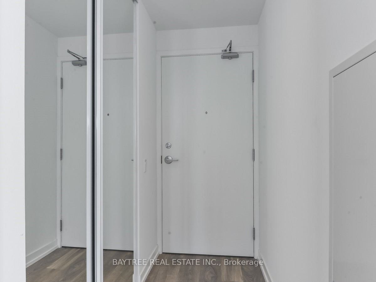 898 Portage Parkway 2603, Vaughan, ON L4K 0J6 photo 5