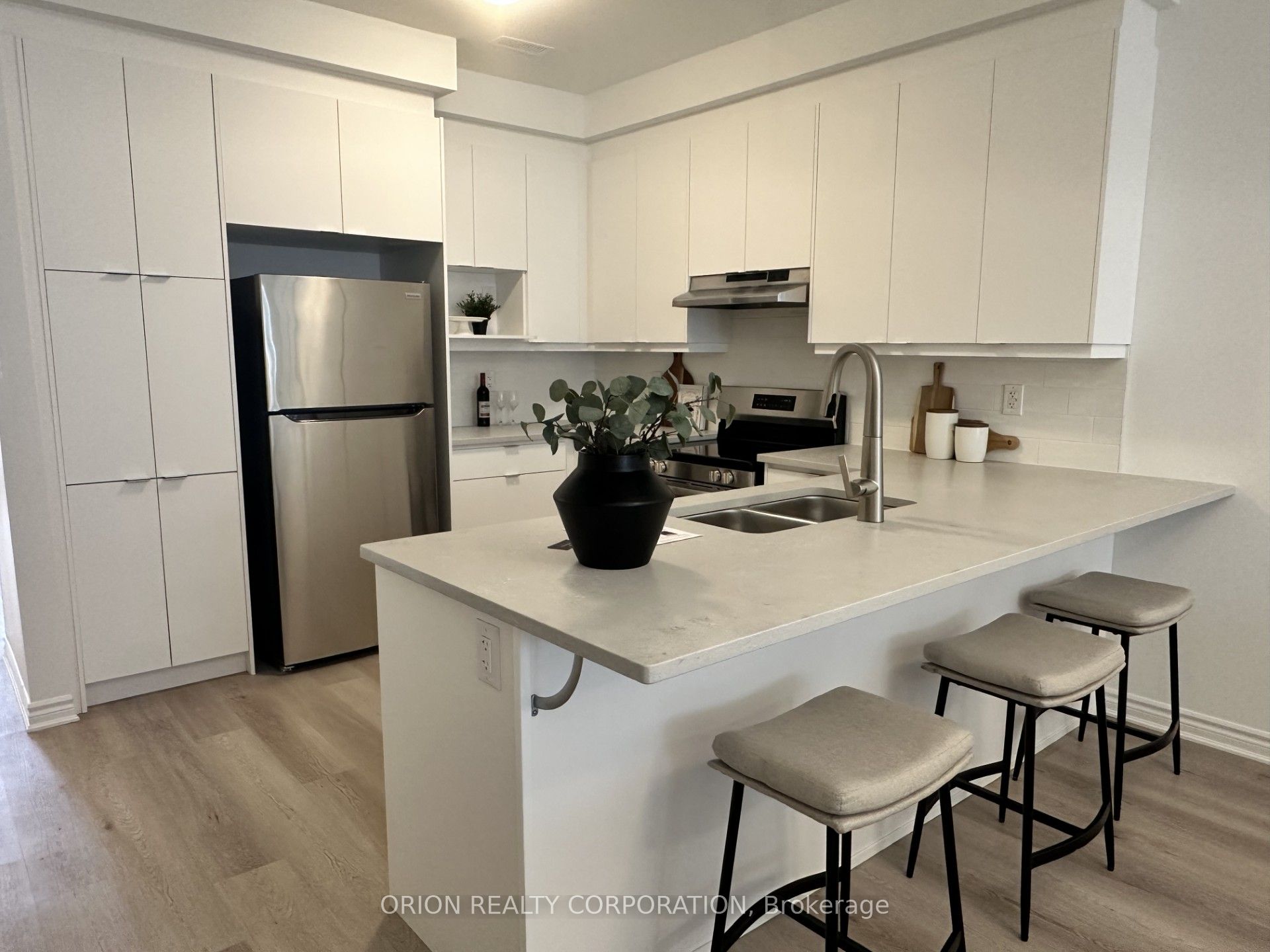 712 Keast Place, Innisfil, ON L9S 0S9 photo 3