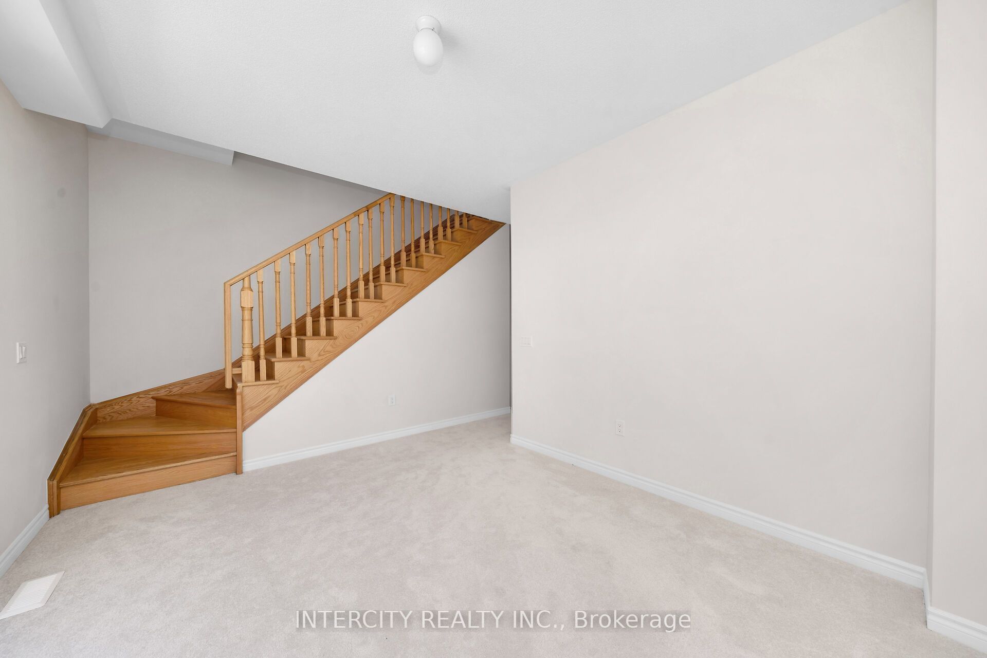 7 Drainie Street, Vaughan, ON L4H 5J3 photo 5
