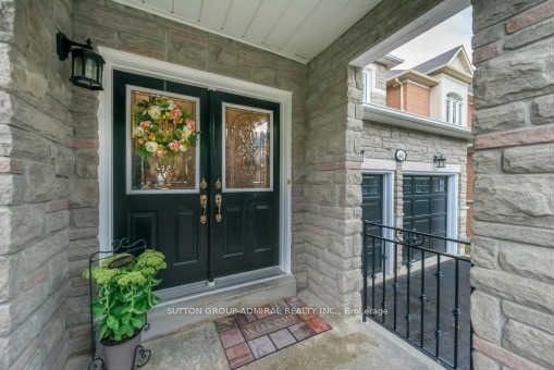 46 Oceanview Street, Richmond Hill, ON L4S 2J8 photo 2