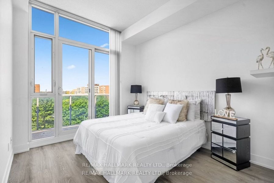 9471 Yonge Street 718, Richmond Hill, ON L4C 1V4 photo 4