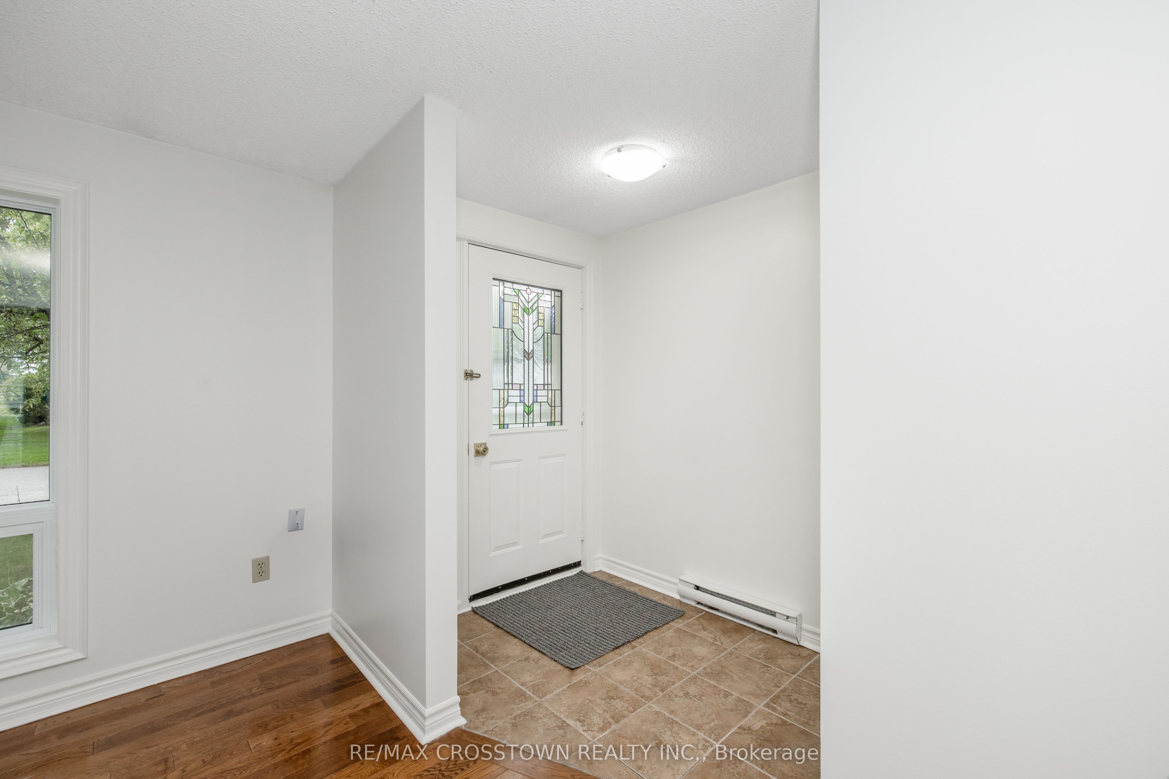92 Tecumseth Pines Drive, New Tecumseth, ON L0G 1W0 photo 4