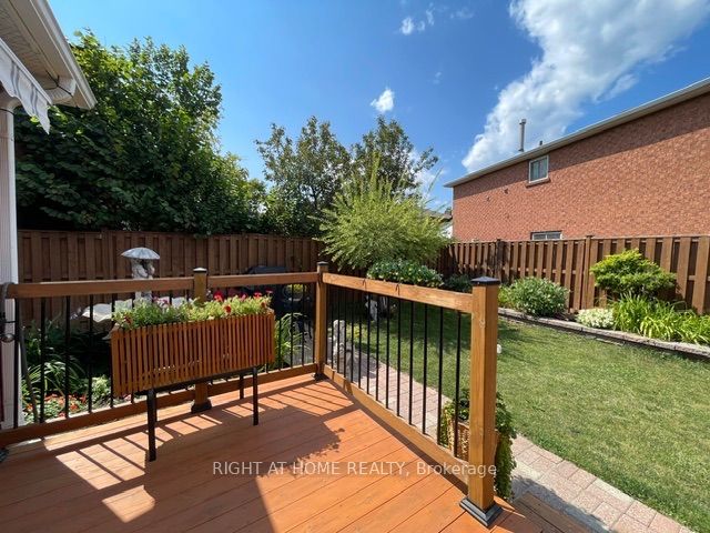 70 Bellona Street, Vaughan, ON L4L 6R4 photo 2