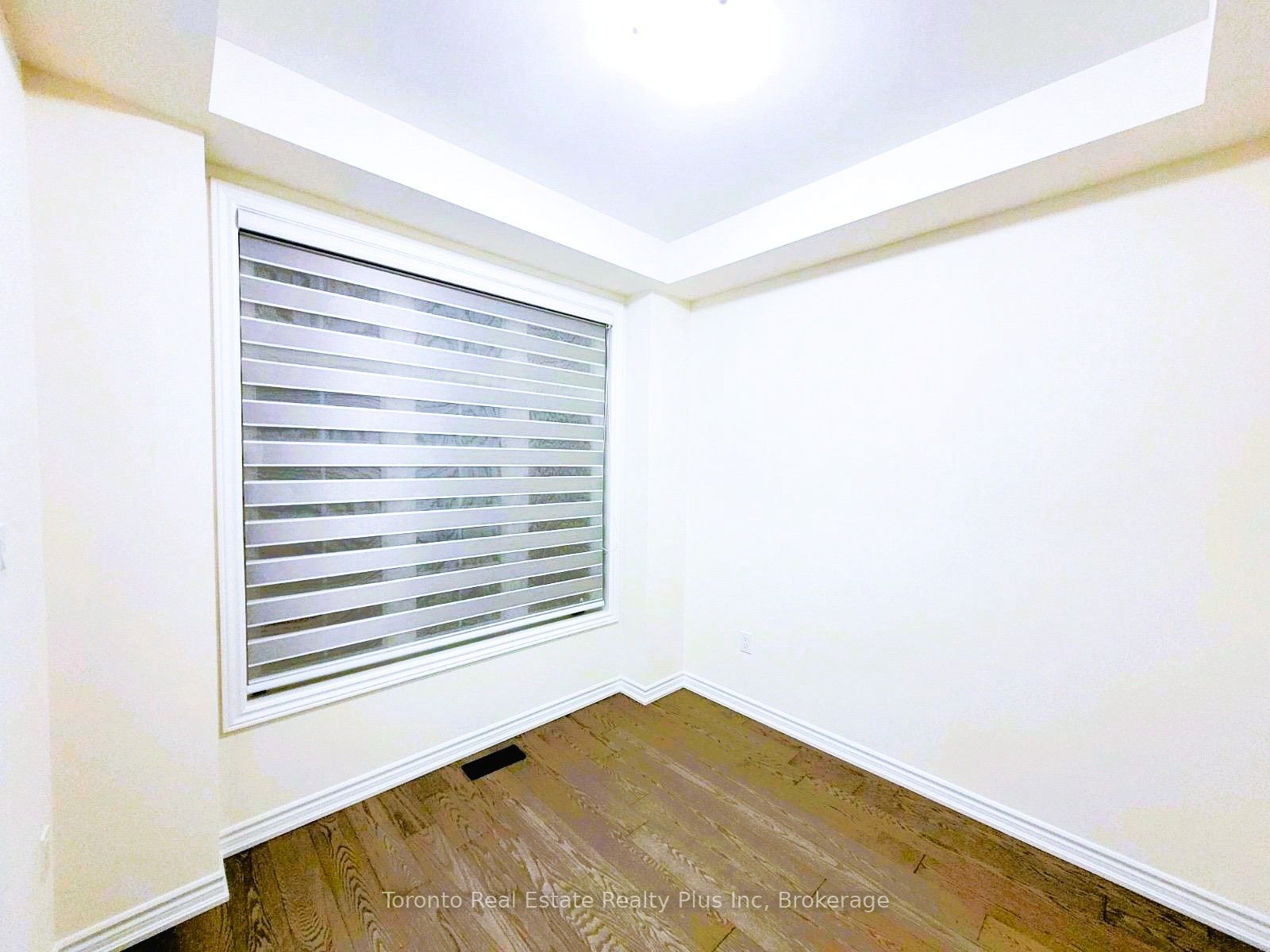 4 Bruce Welch Avenue, Georgina, ON L4P 0J1 photo 5