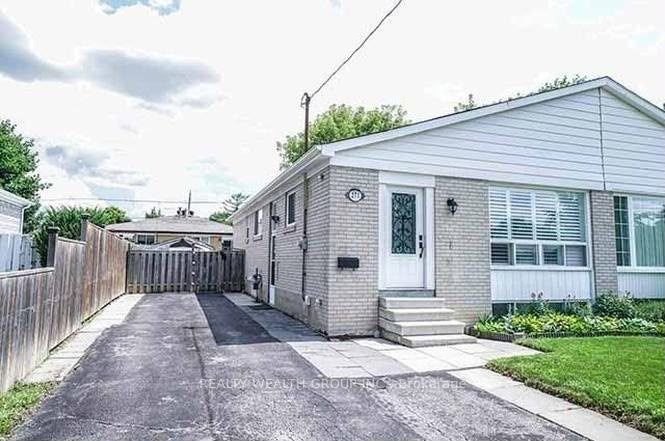 271 McConvey Drive, Richmond Hill, ON L4C 3K1 photo 2