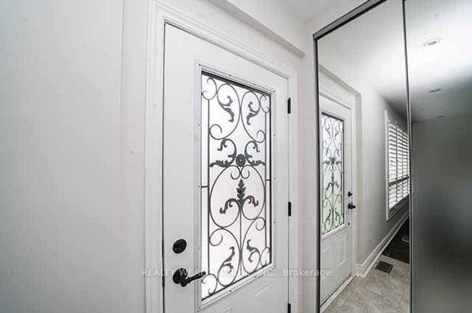 271 McConvey Drive, Richmond Hill, ON L4C 3K1 photo 5