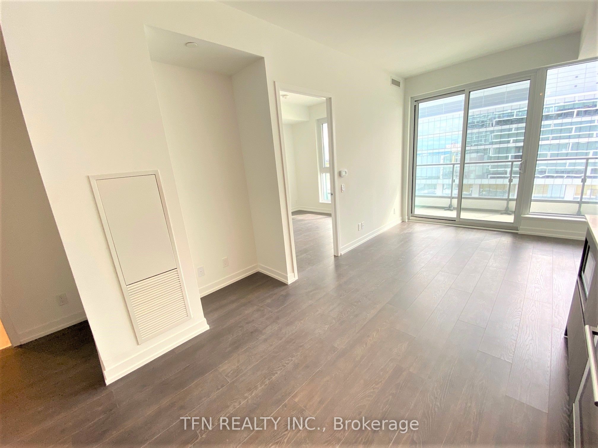 5 Buttermill Avenue 1006, Vaughan, ON L4K 0J5 photo 2