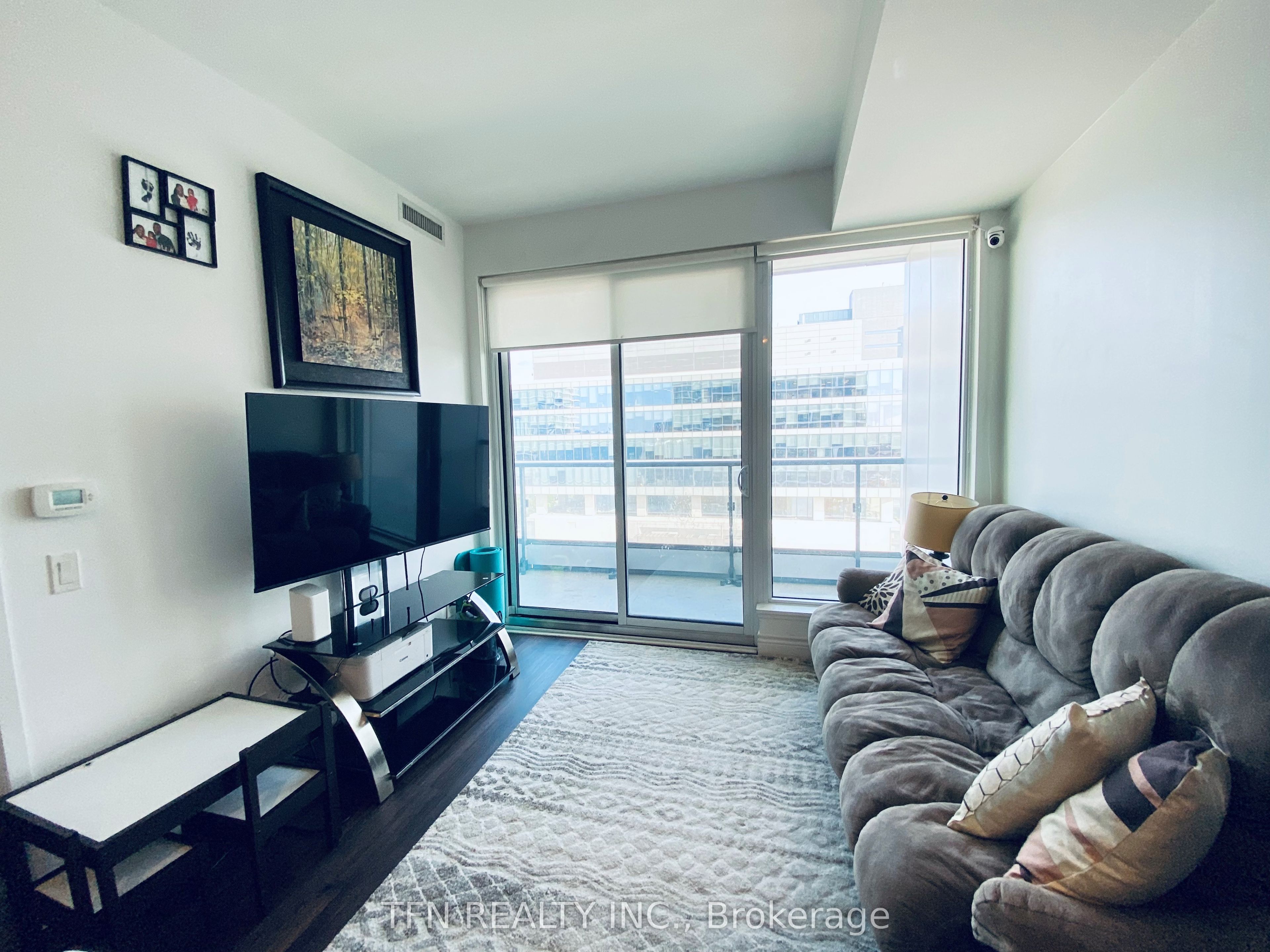 5 Buttermill Avenue 1006, Vaughan, ON L4K 0J5 photo 3