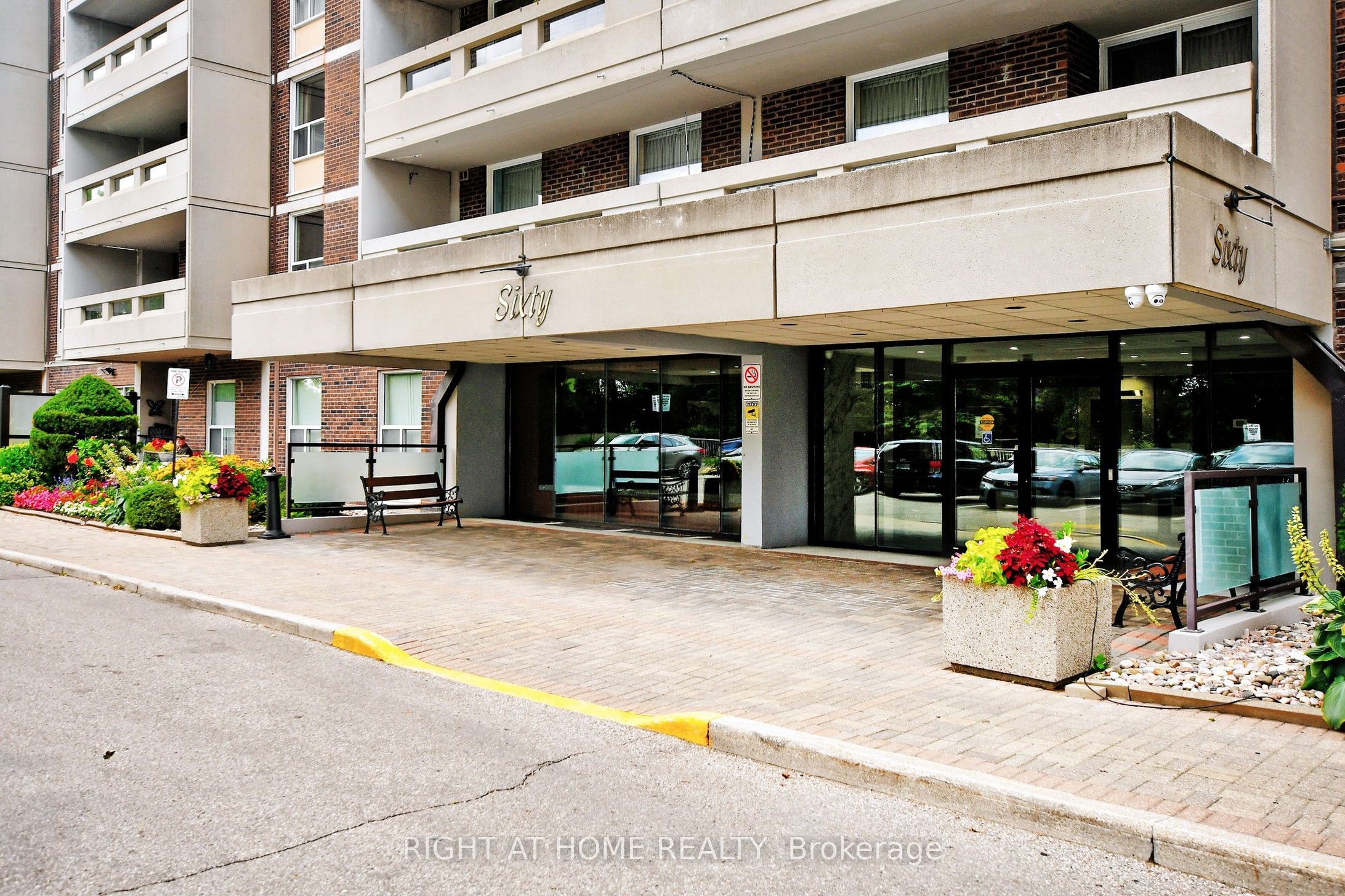60 Inverlochy Boulevard 806, Markham, ON L3T 4T7 photo 4