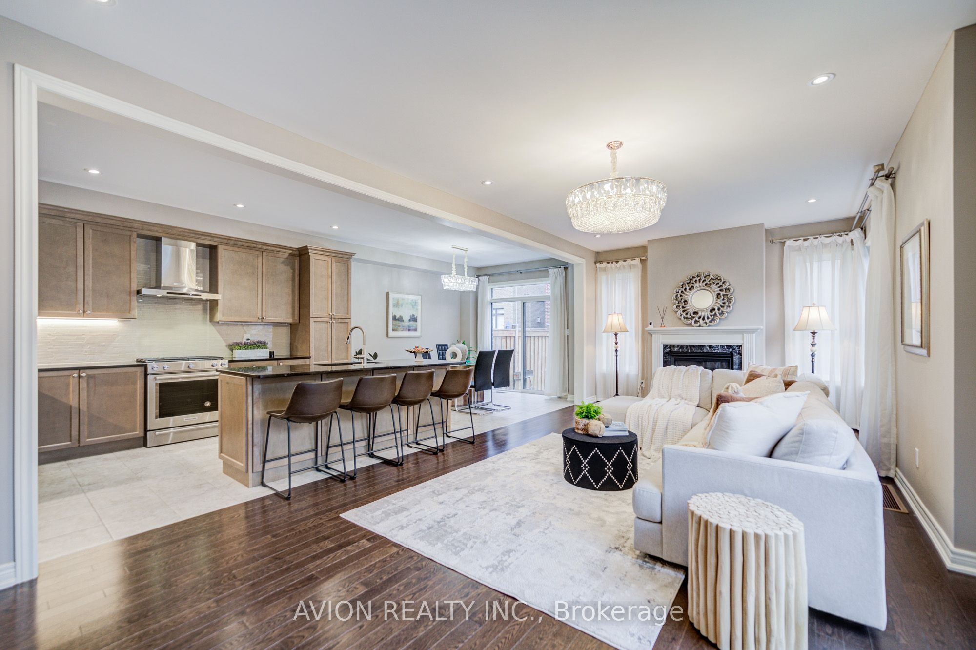 16 Callisto Lane, Richmond Hill, ON L4C 4Z2 photo 3