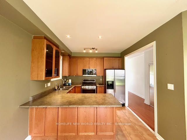 30 Chippingwood Manor, Aurora, ON L4G 7R4 photo 5