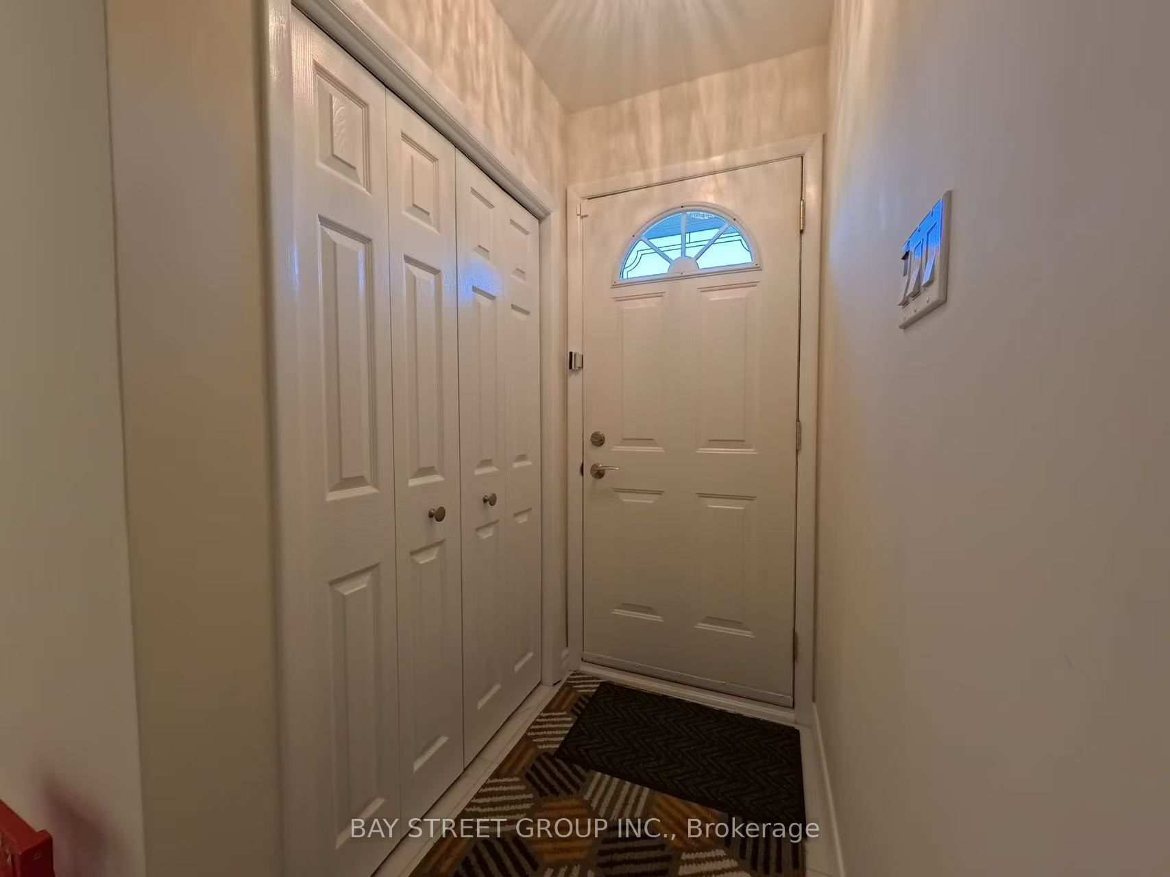 402 Osiris Drive, Richmond Hill, ON L4C 2P9 photo 4