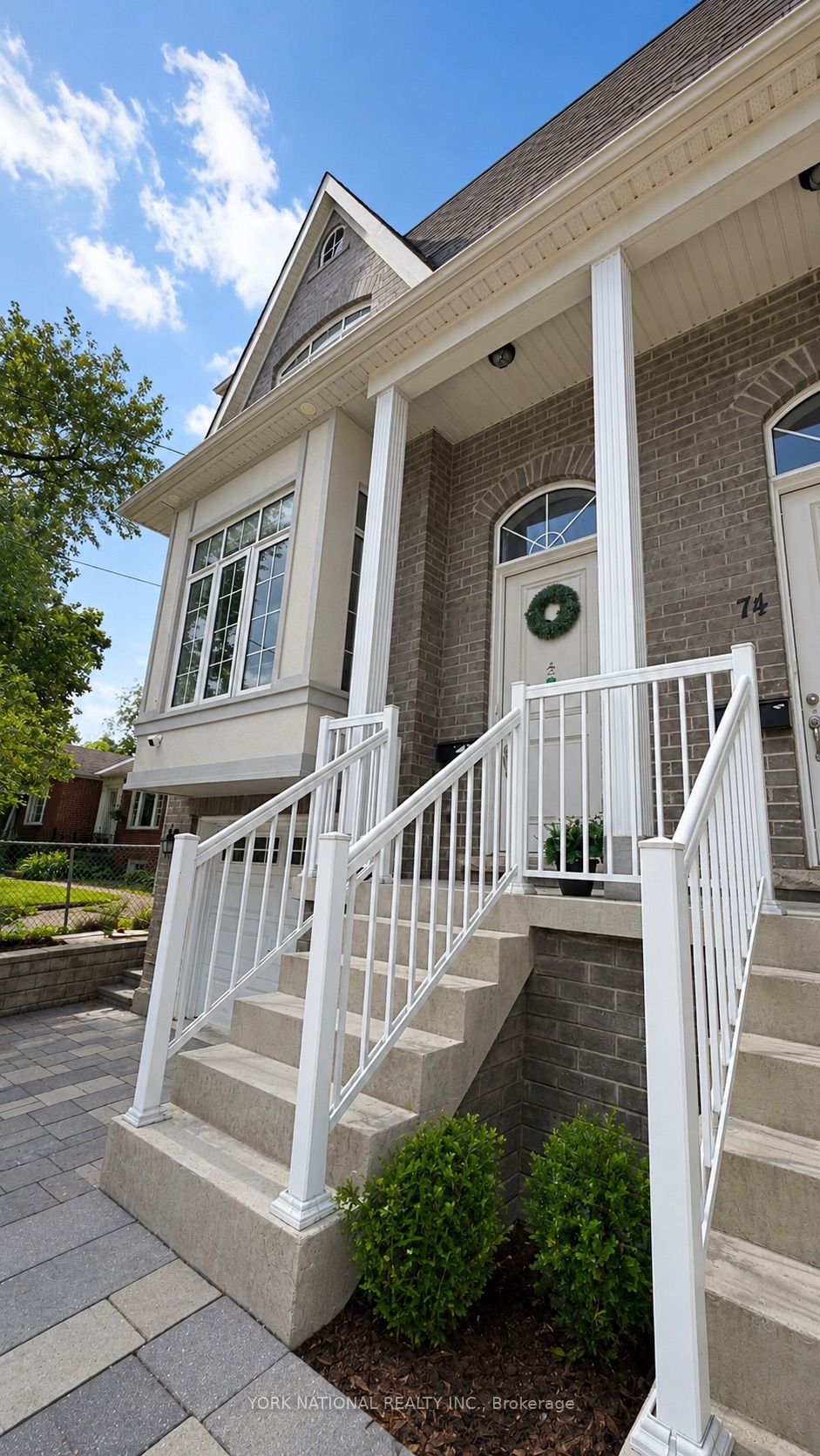 76 Church Street S, Richmond Hill, ON L4C 1W3 photo 2