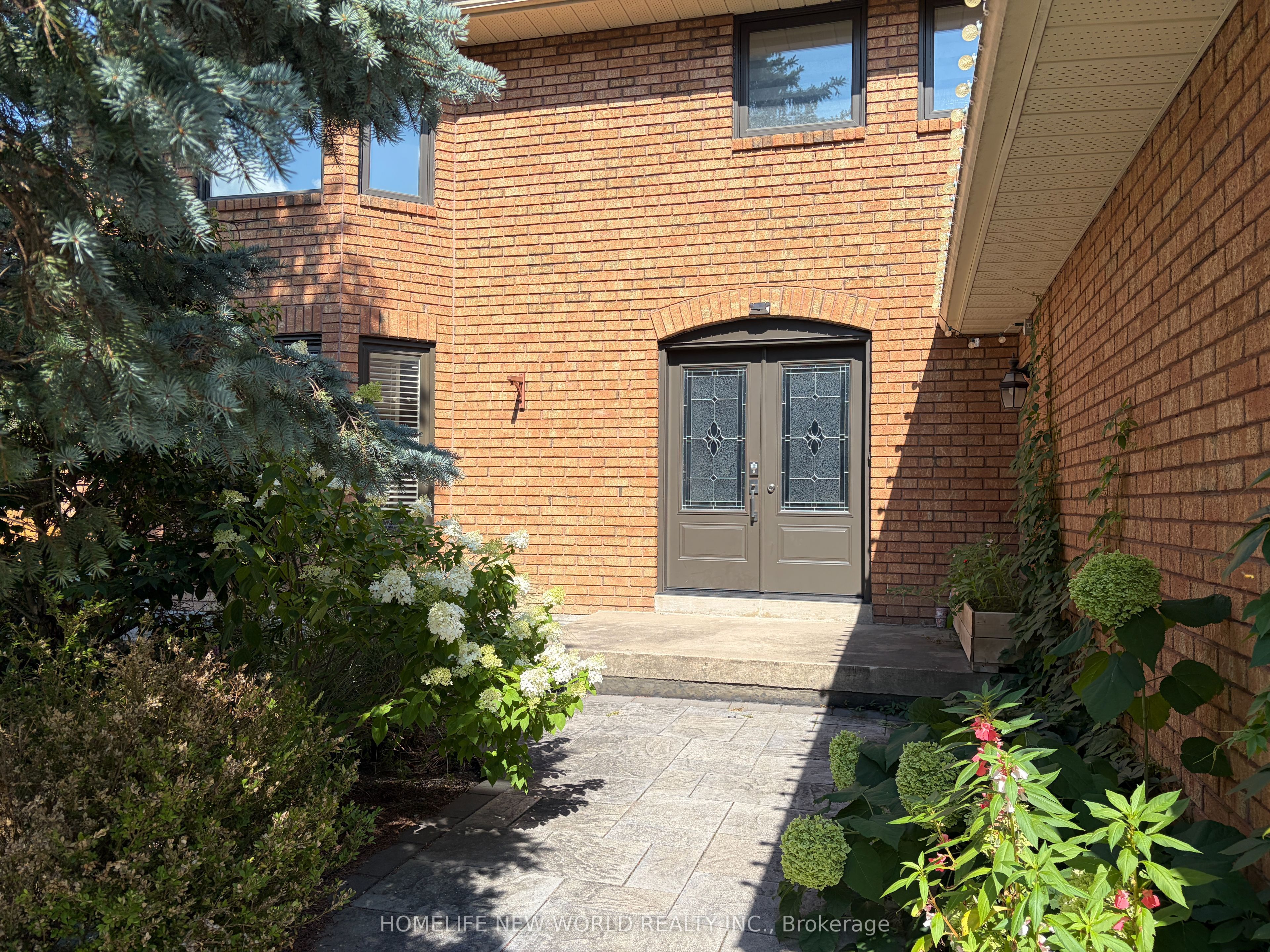 23 Lacey Court, Aurora, ON L4G 5G3 photo 3