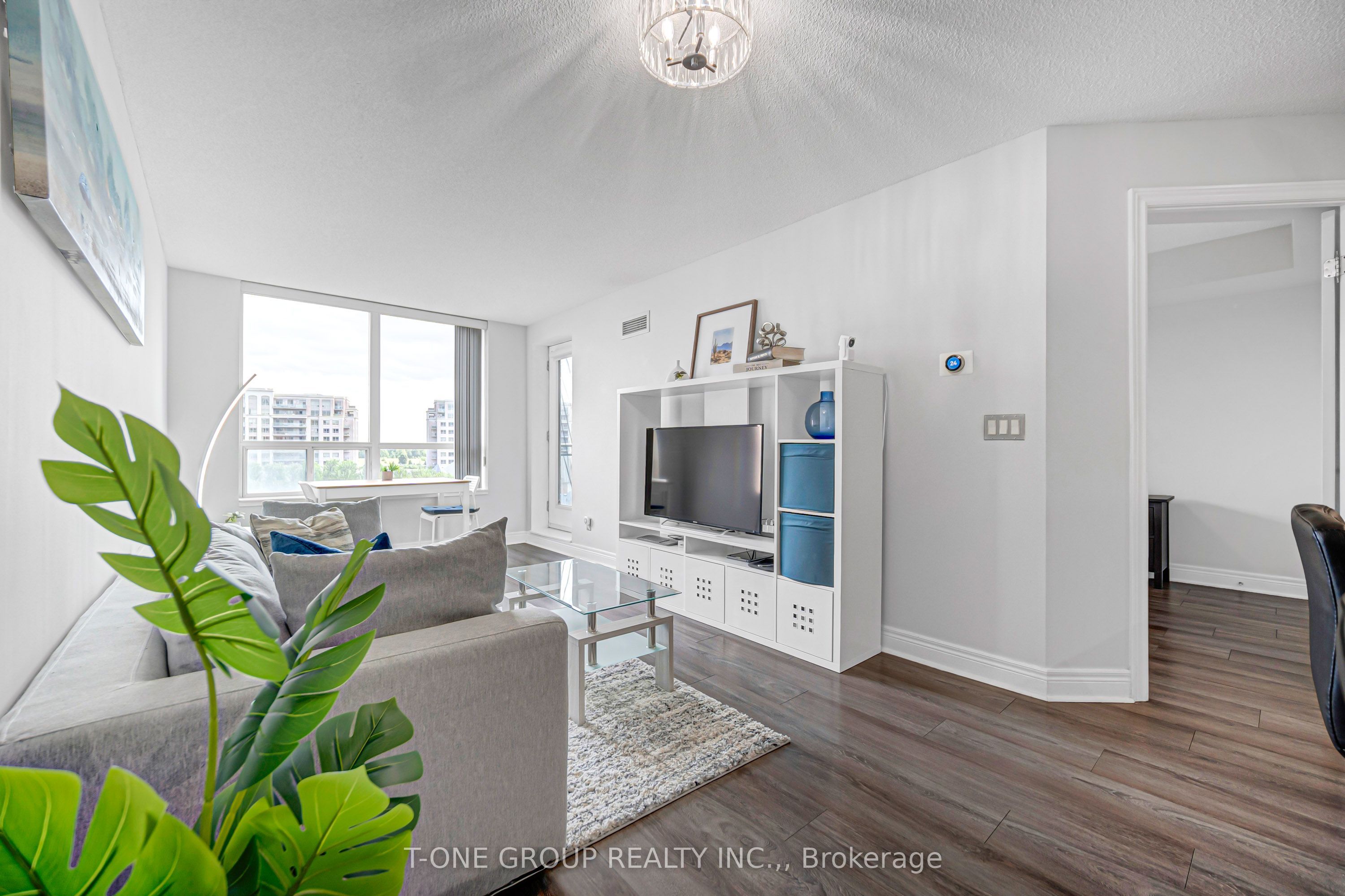48 Suncrest Boulevard 720, Markham, ON L3T 7Y5