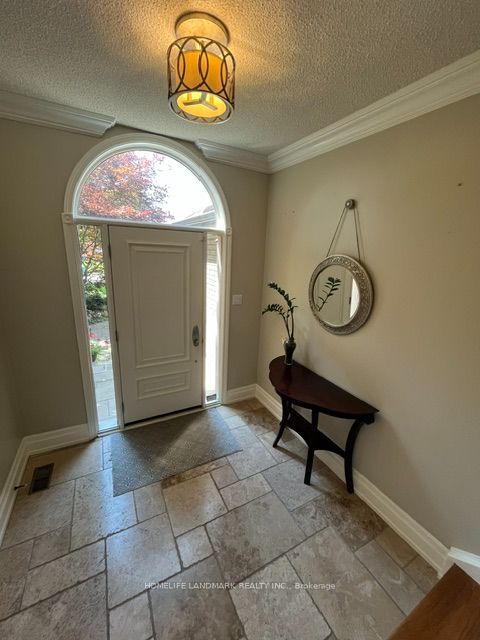 1102 Secretariate Road, Newmarket, ON L3X 1M3 photo 3
