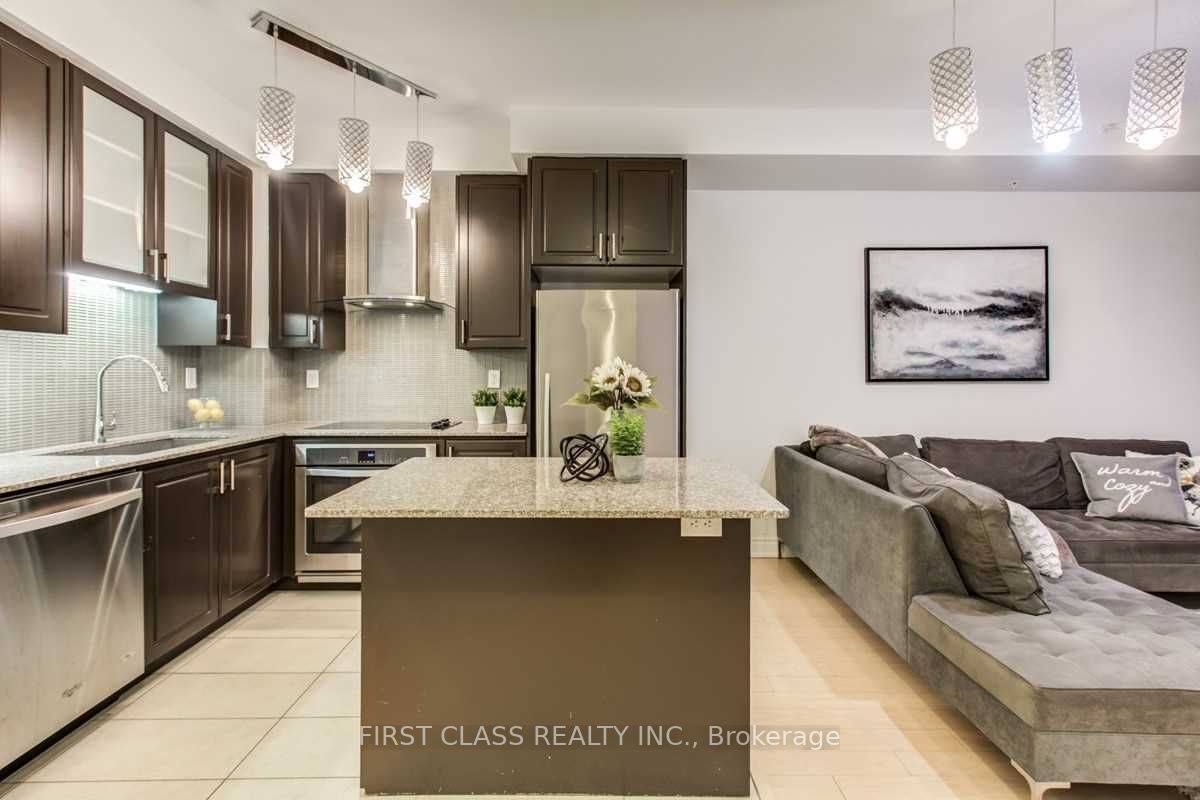 9090 Yonge Street 1509, Richmond Hill, ON L4C 6Z9 photo 4