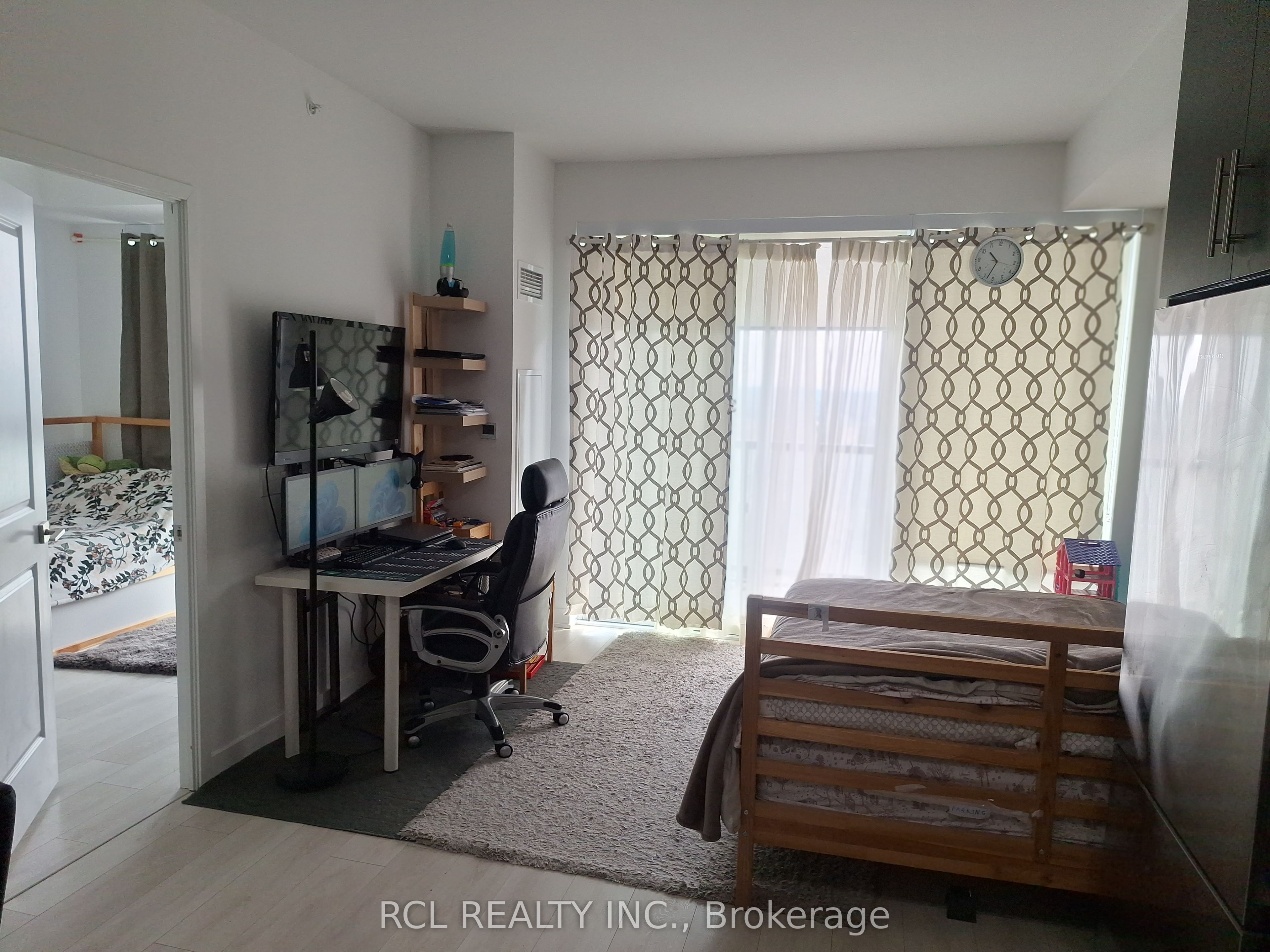85 Oneida Crescent 1806, Richmond Hill, ON L4B 0H4 photo 4