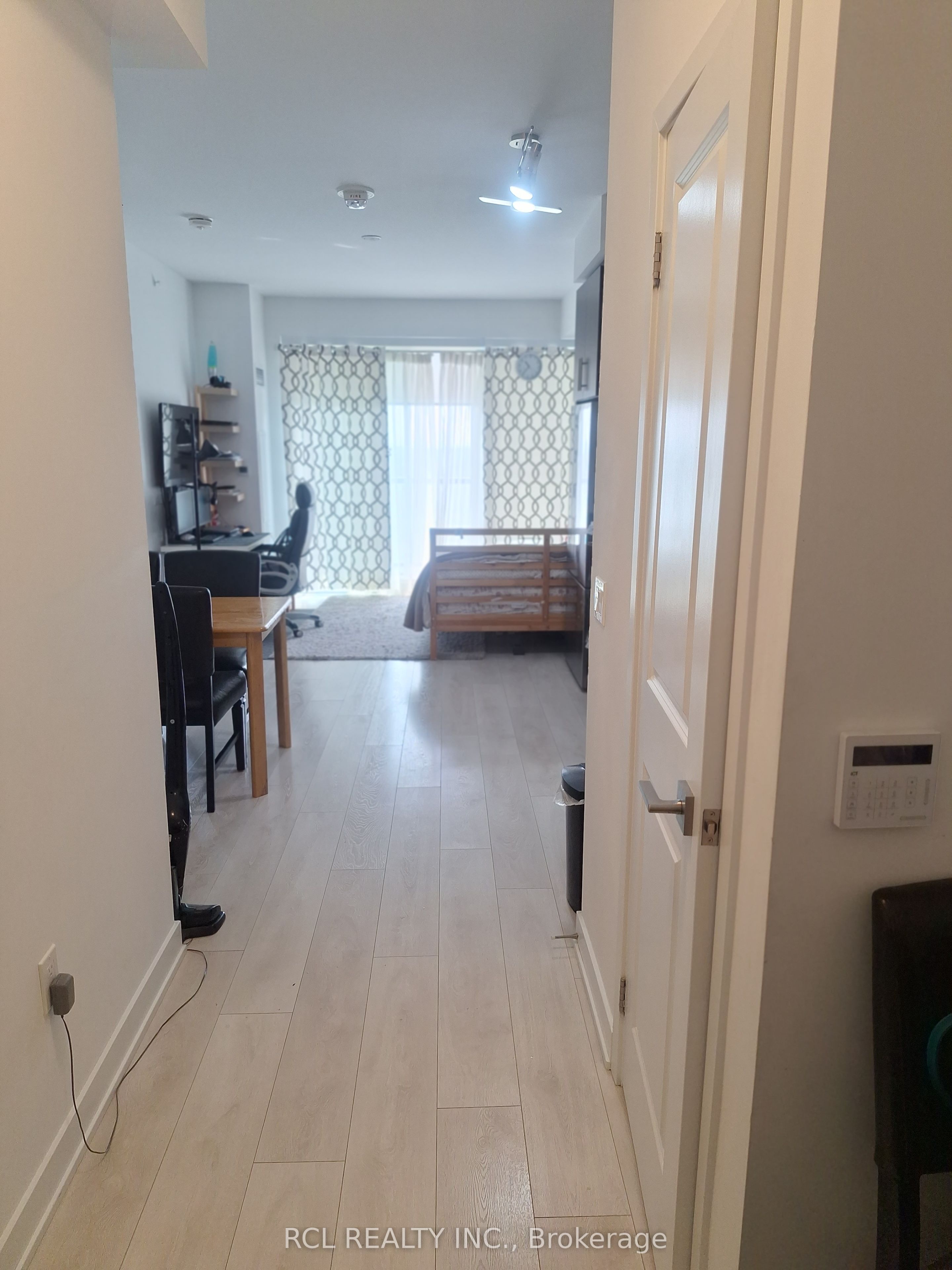 85 Oneida Crescent 1806, Richmond Hill, ON L4B 0H4 photo 5