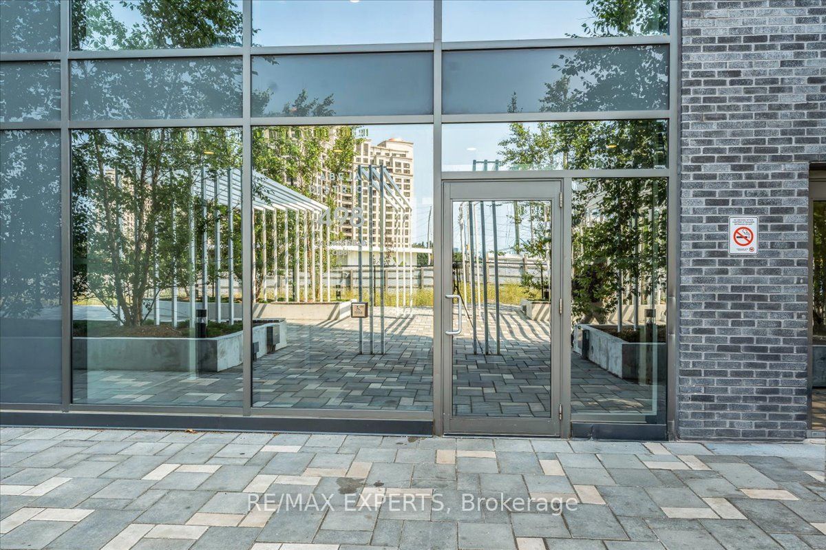 498 Caldari Road 828, Vaughan, ON L4K 0R6 photo 3