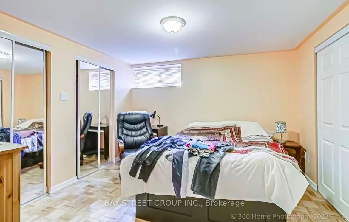 497 Lynett Crescent Lower, Richmond Hill, ON L4C 2V8 photo 3