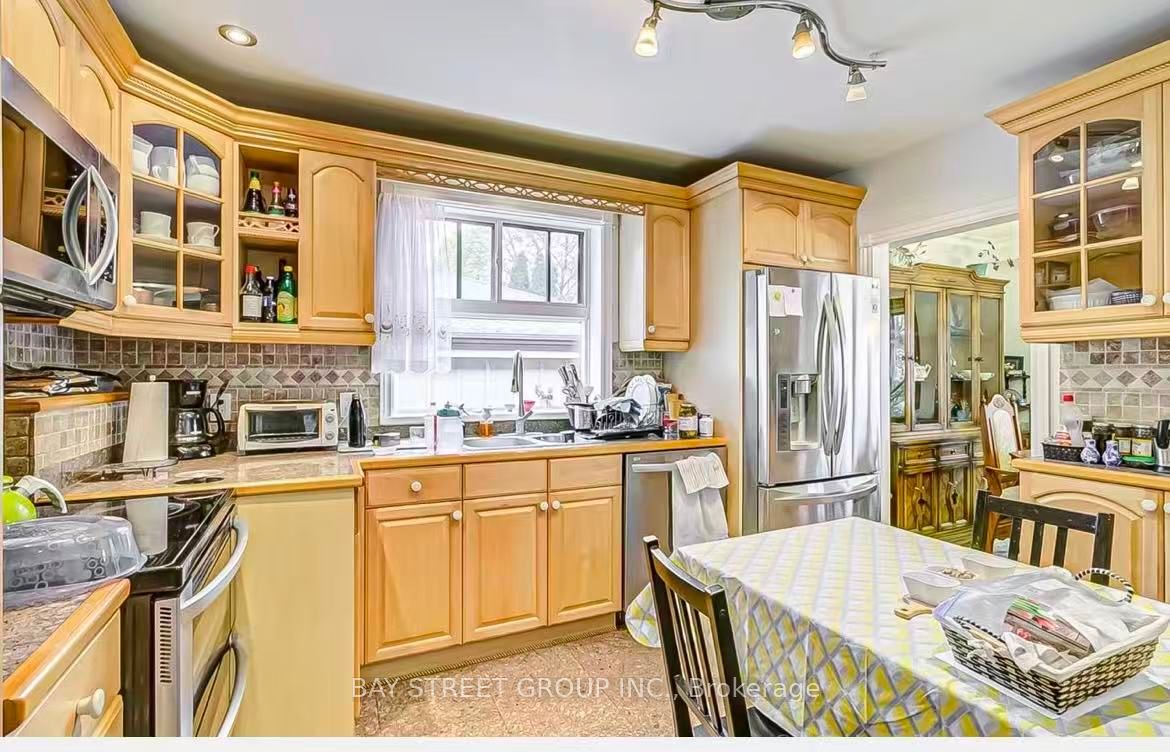 497 Lynett Crescent Main, Richmond Hill, ON L4C 2V8 photo 3