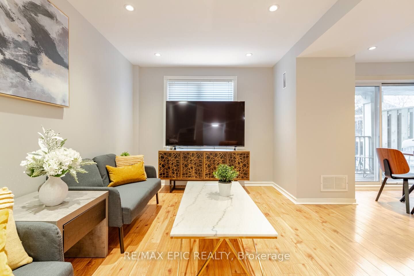 75 Weldrick Road E 732, Richmond Hill, ON L4C 0H9 photo 3