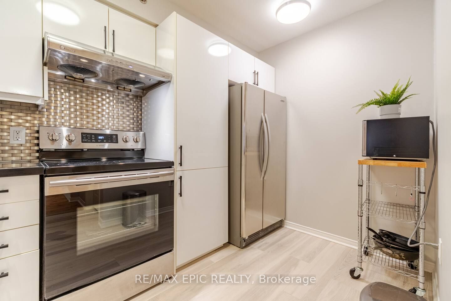 75 Weldrick Road E 732, Richmond Hill, ON L4C 0H9 photo 5