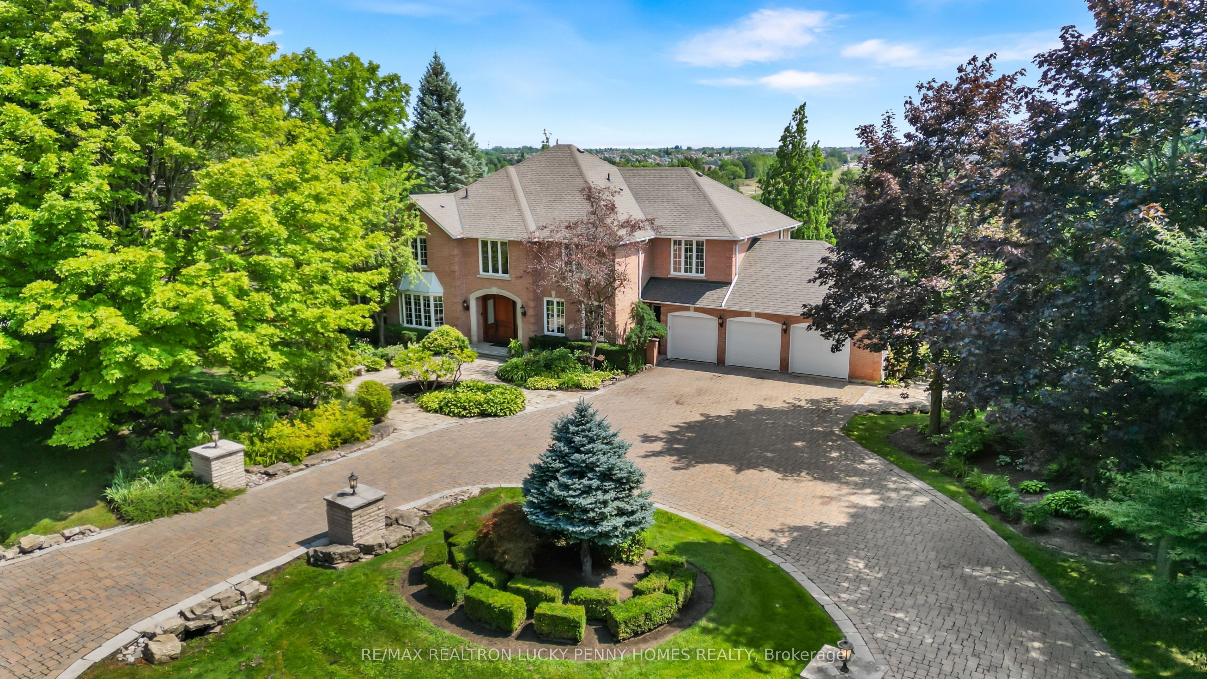 27 Glenridge Drive, Markham, ON L6C 1A2