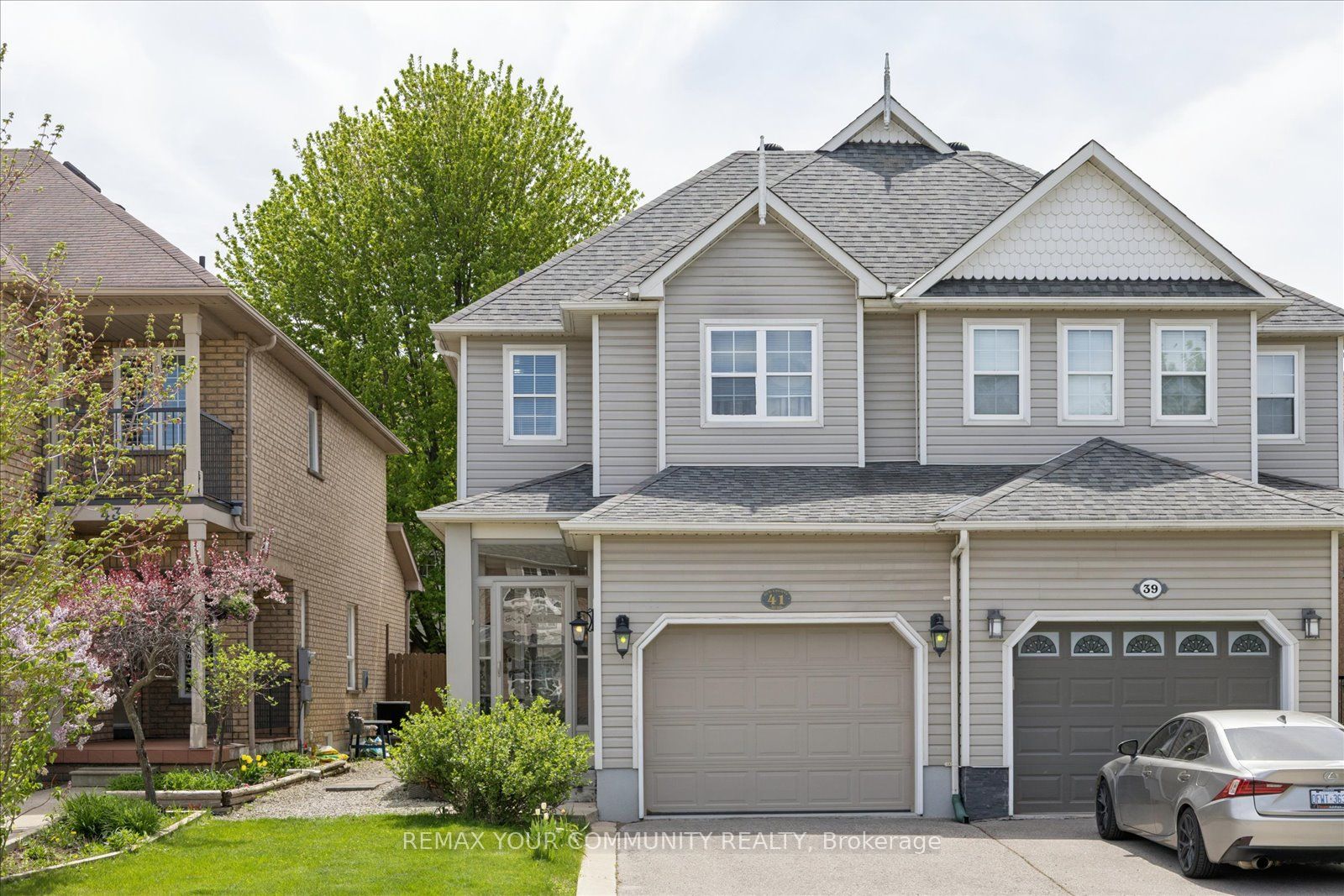 41 Old Colony Road, Richmond Hill, ON L4E 3V2