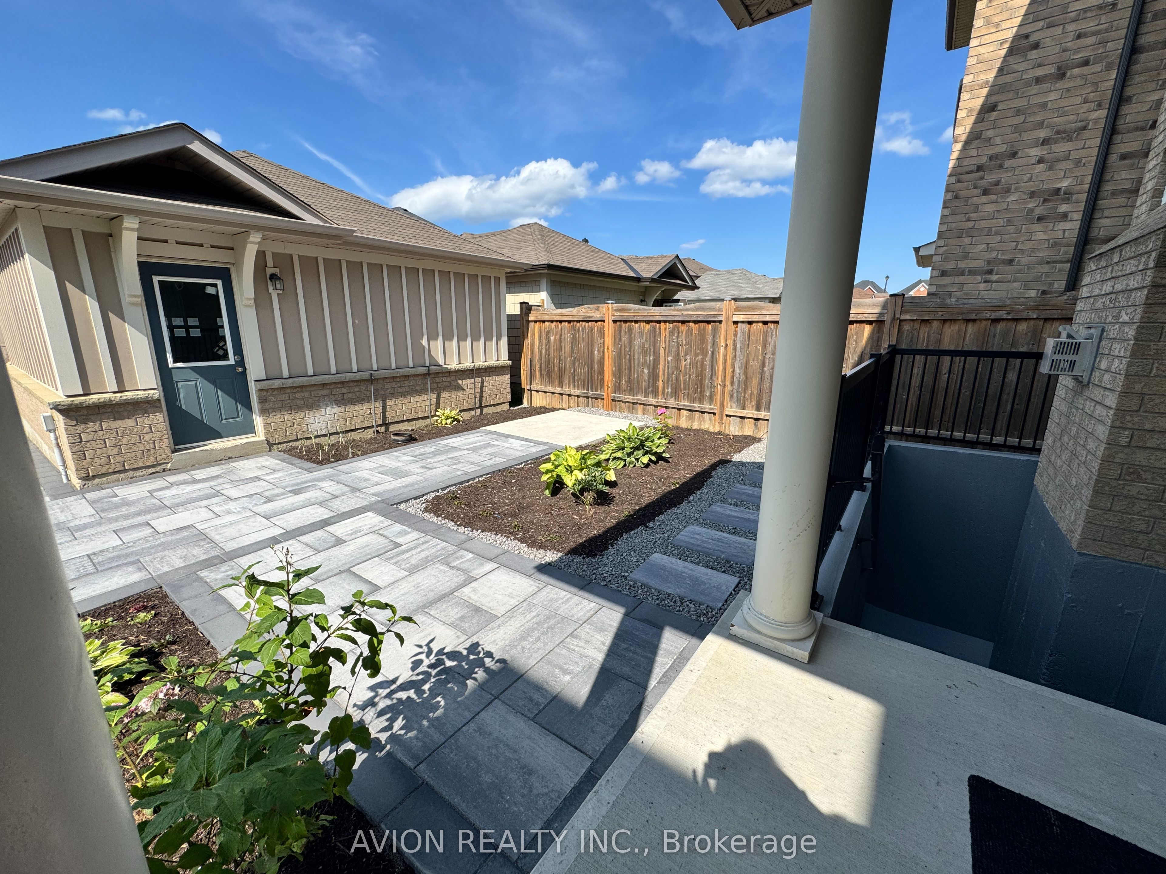 6 Plantain Lane BSMT, Richmond Hill, ON L4E 1B9 photo 2