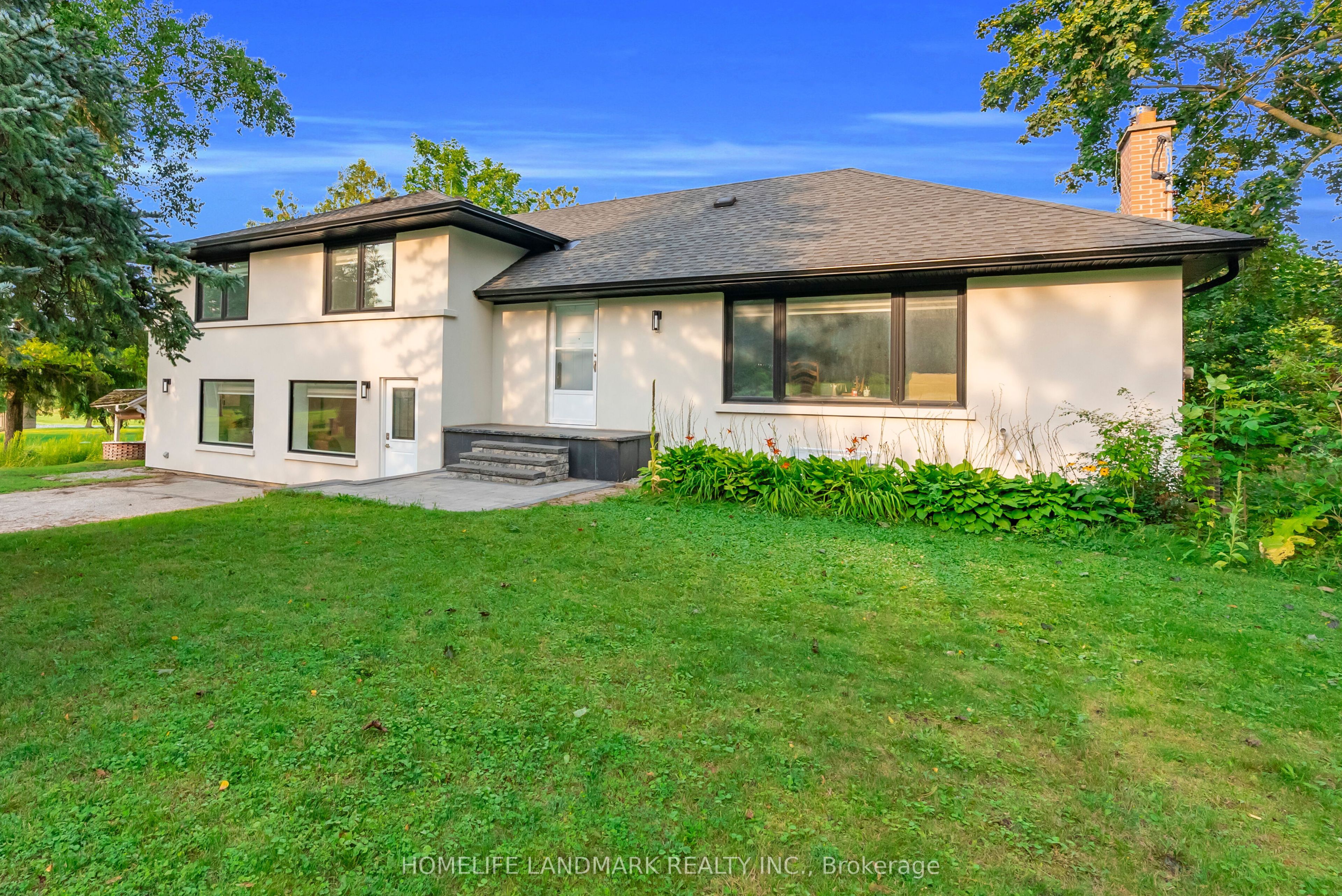 11821 Woodbine Avenue, Whitchurch-Stouffville, ON L0H 1G0