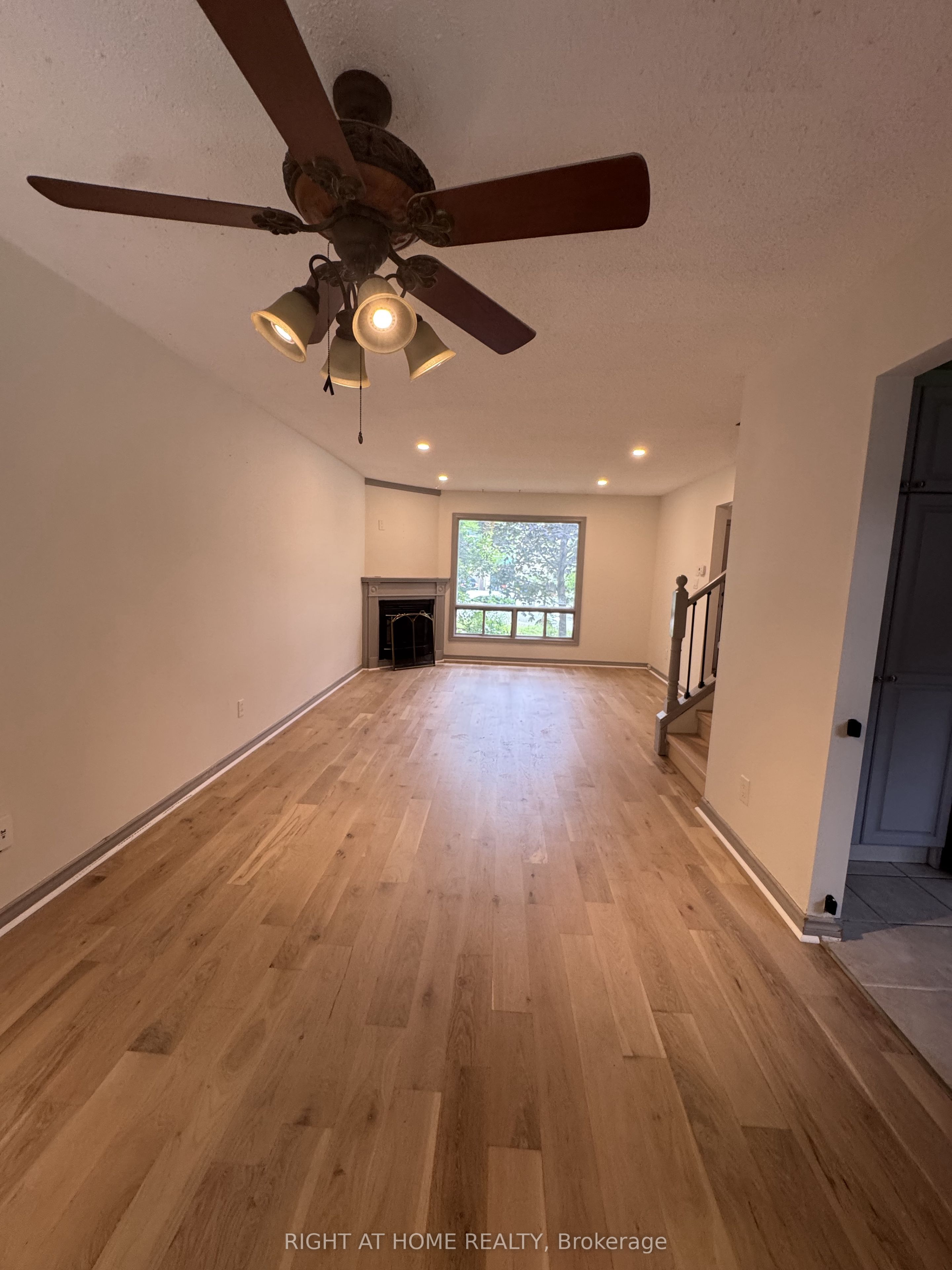 18 Annamaria Drive, Georgina, ON L4P 3H6 photo 3