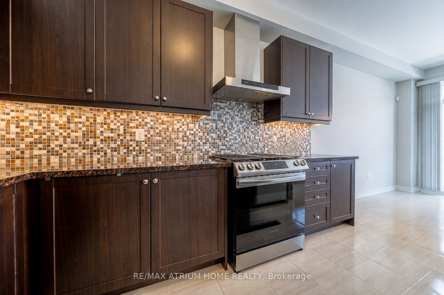 109 Wesmina Avenue, Whitchurch-Stouffville, ON L4A 4W5 photo 2