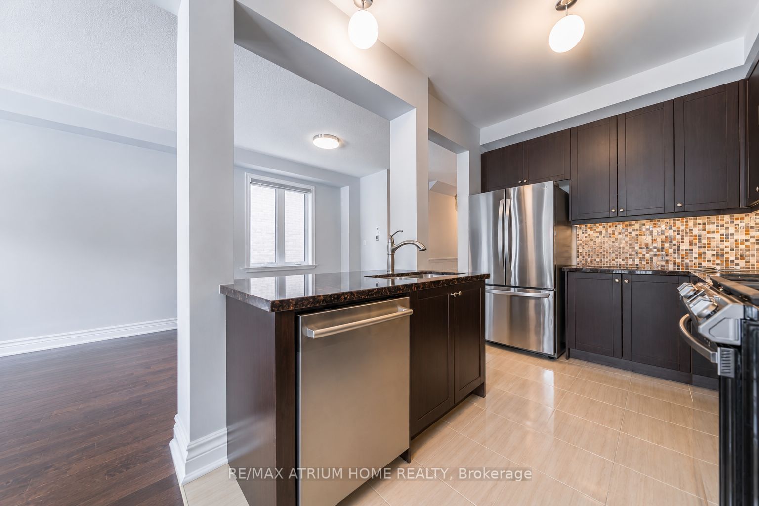 109 Wesmina Avenue, Whitchurch-Stouffville, ON L4A 4W5 photo 3