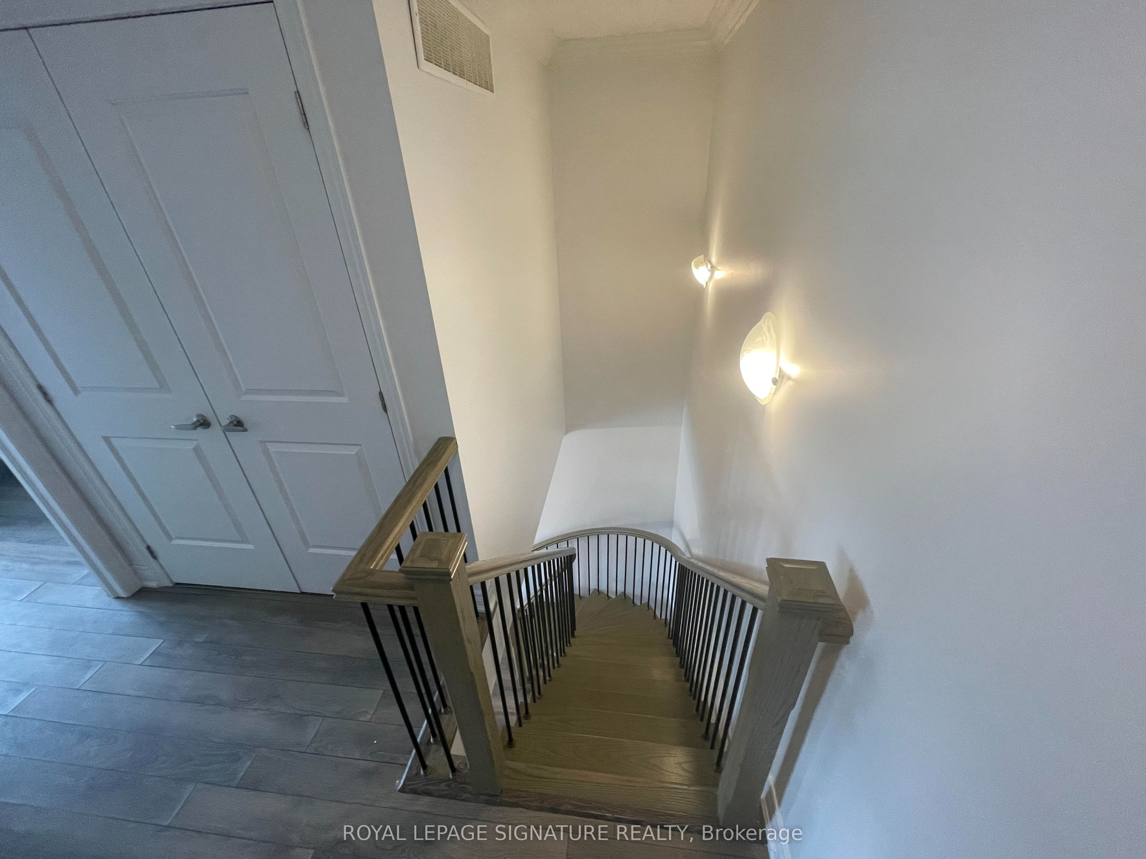125 Kayla Crescent 14, Vaughan, ON L6A 4G5 photo 3
