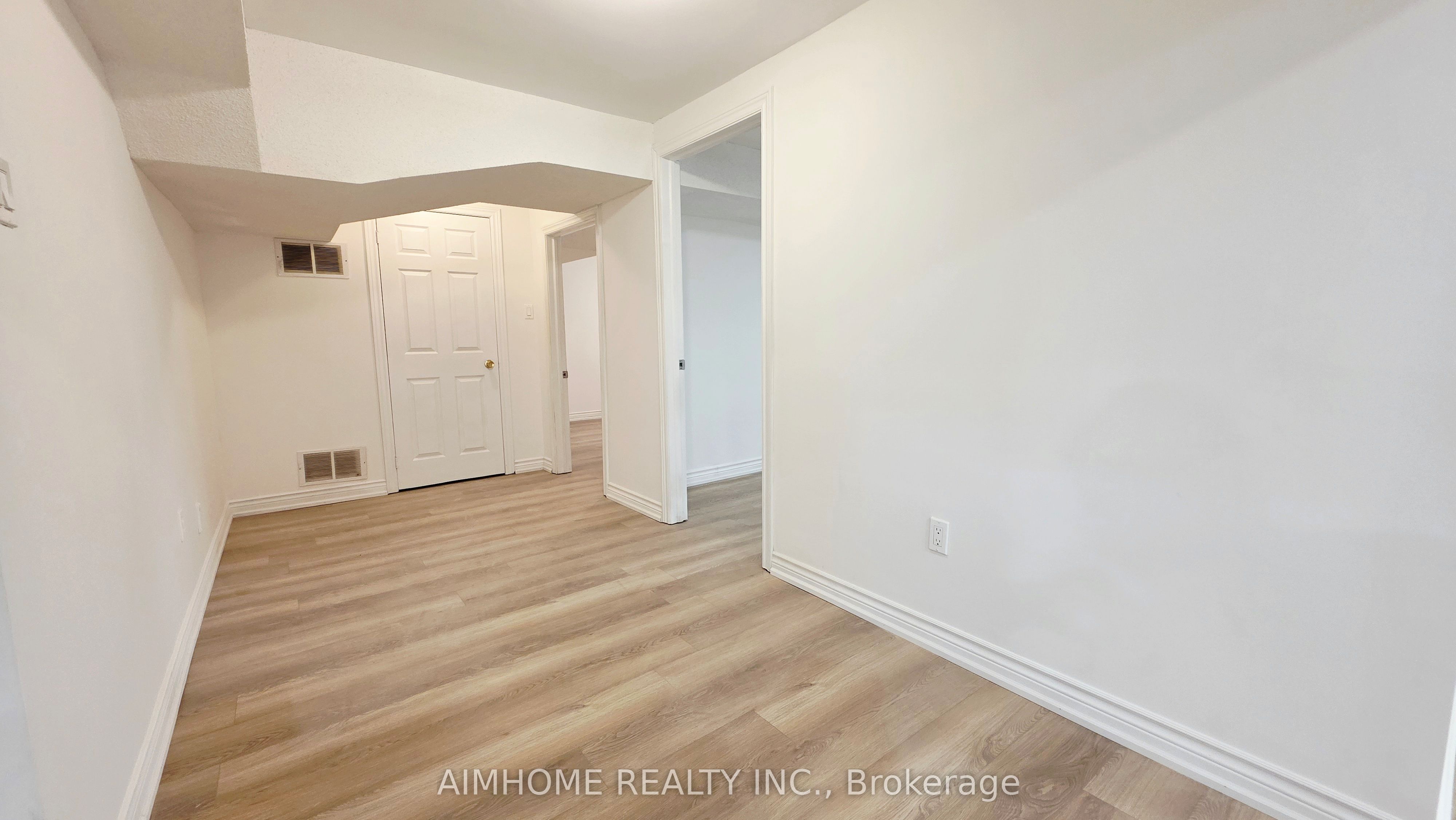 63 Forty Second Street Basement, Markham, ON L3P 7K3 photo 2