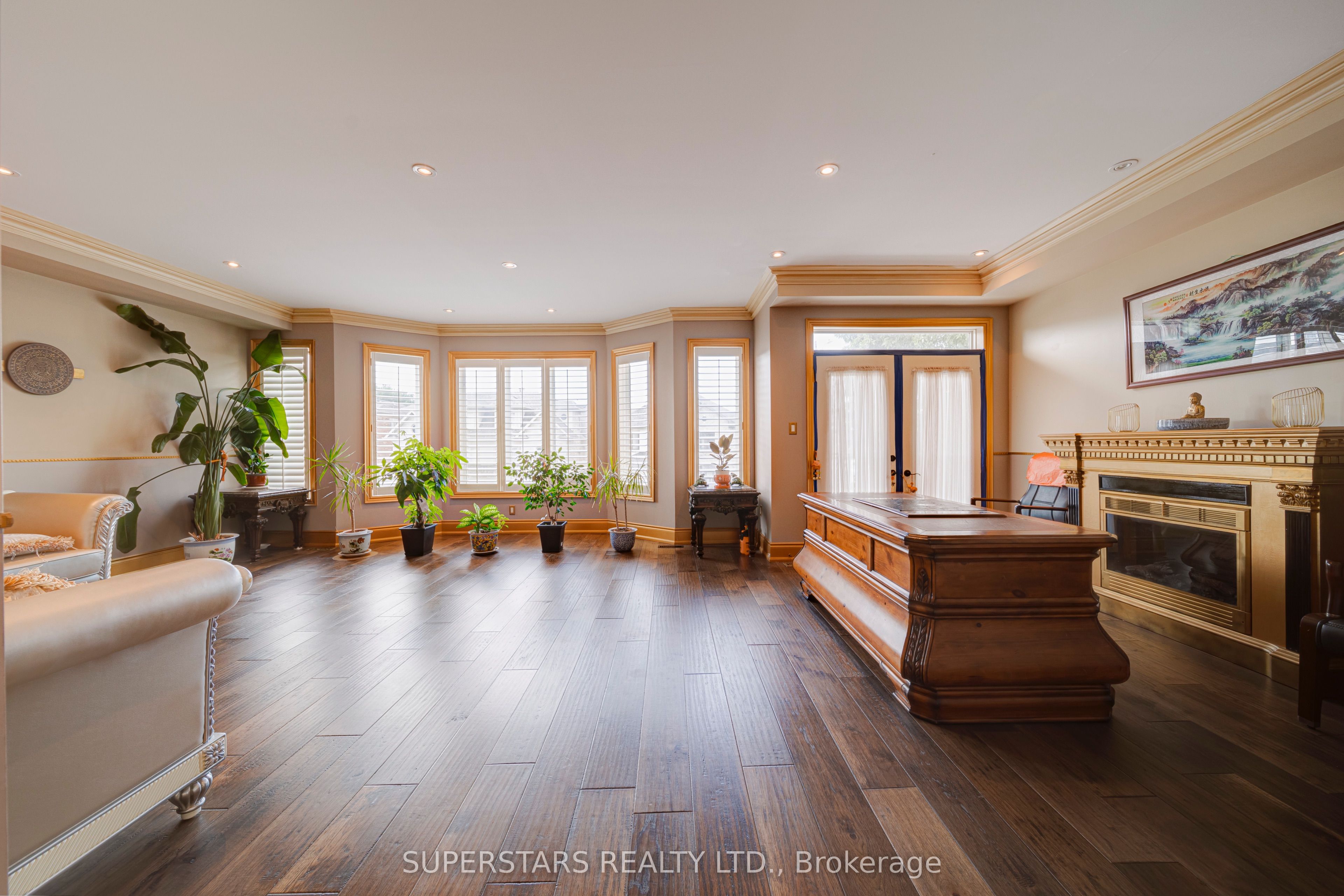 83 Elm Avenue, Richmond Hill, ON L4C 6K8 photo 2