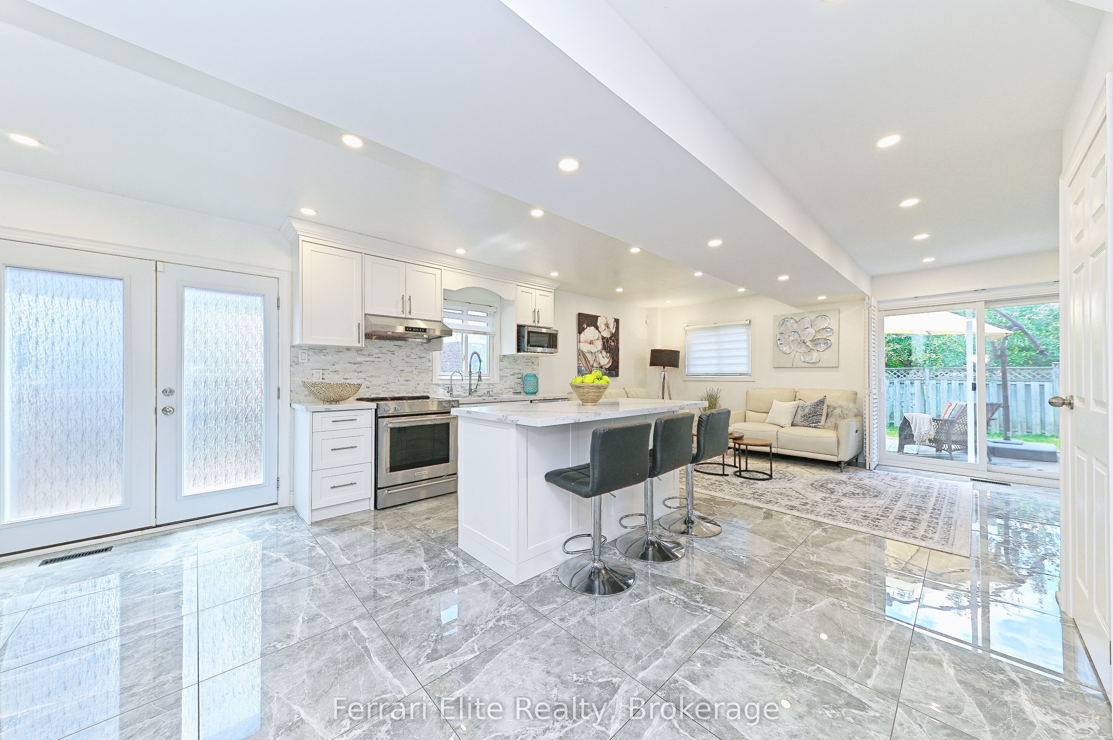 53 Belvedere Crescent, Richmond Hill, ON L4C 8V4