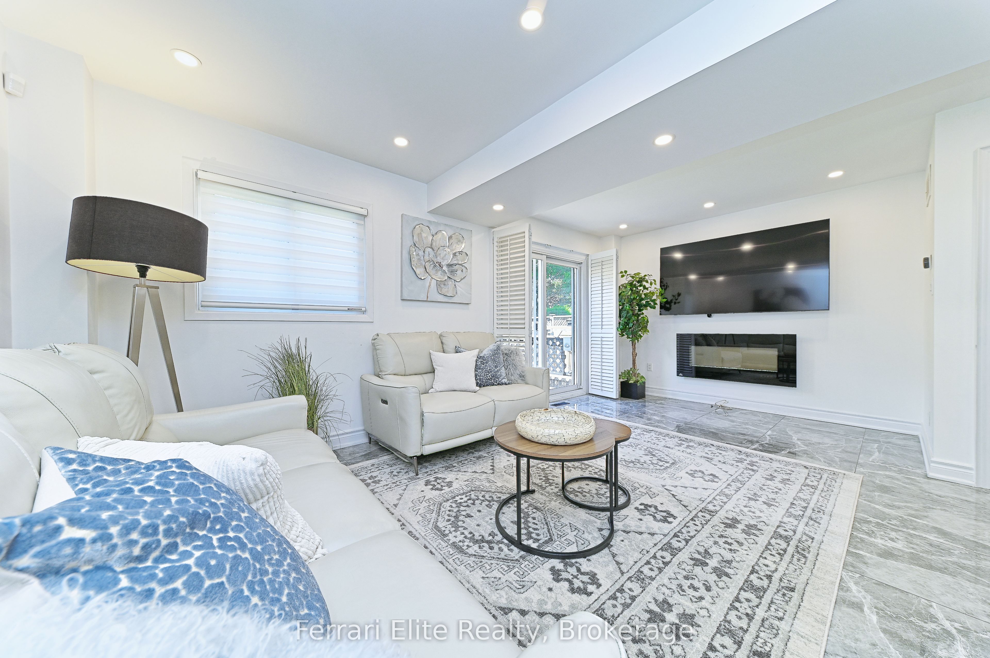 53 Belvedere Crescent, Richmond Hill, ON L4C 8V4 photo 2