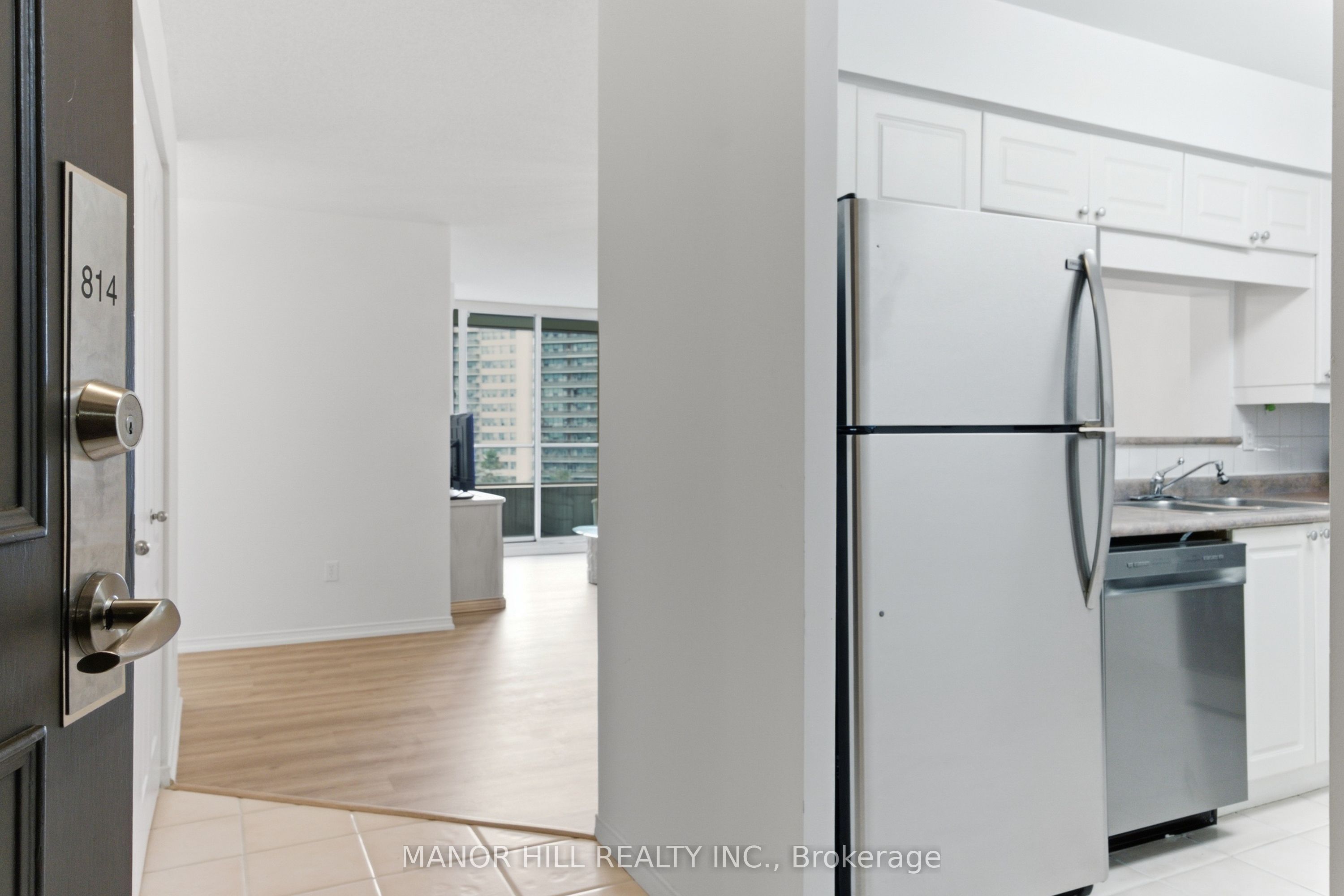 11 Townsgate Drive 814, Vaughan, ON L4J 8G4 photo 5