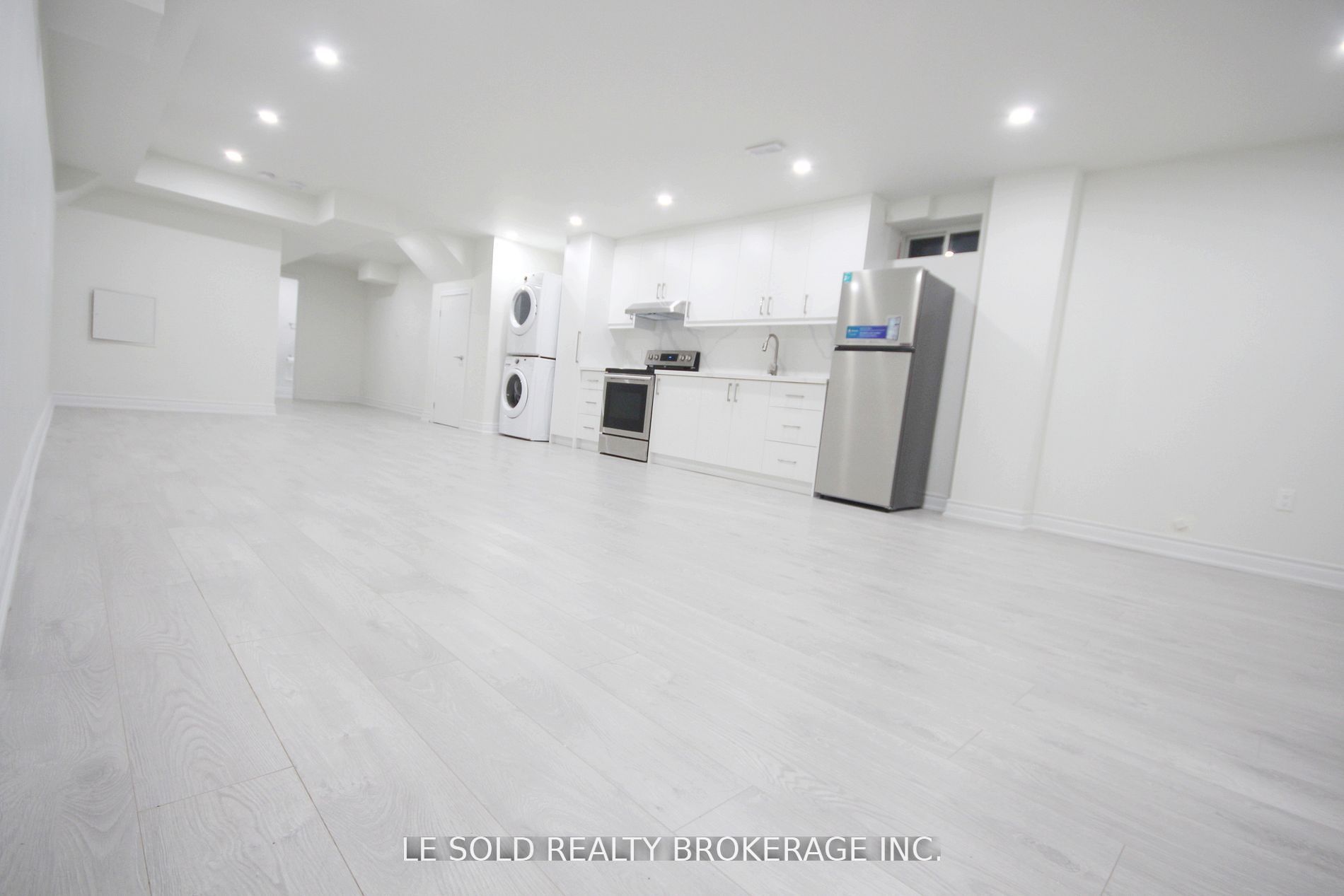 7 Pear Blossom Way Bsmt, East Gwillimbury, ON L9N 0T3 photo 4