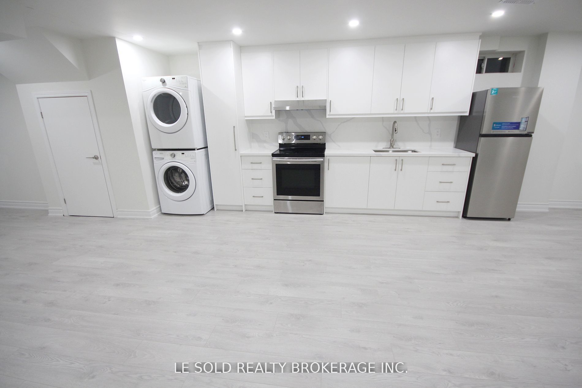 7 Pear Blossom Way Bsmt, East Gwillimbury, ON L9N 0T3 photo 5