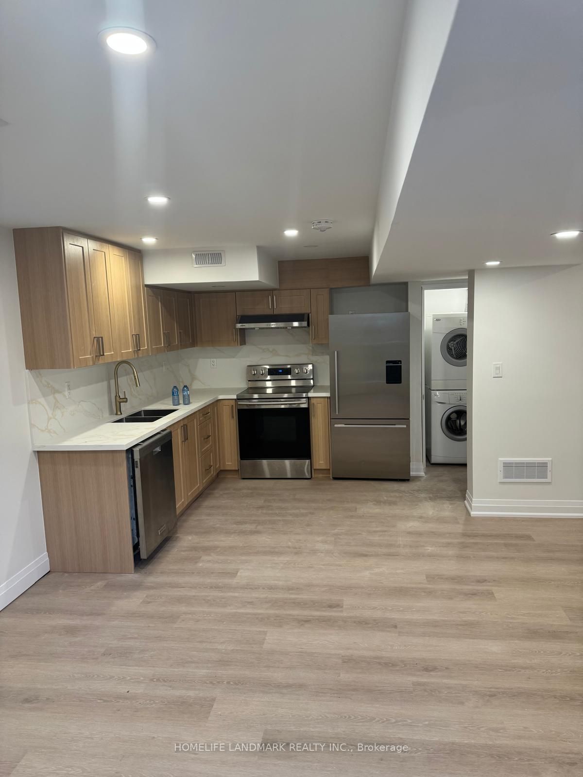 6 Kenneth Ross Bend, East Gwillimbury, ON L9N 0T7 photo 3