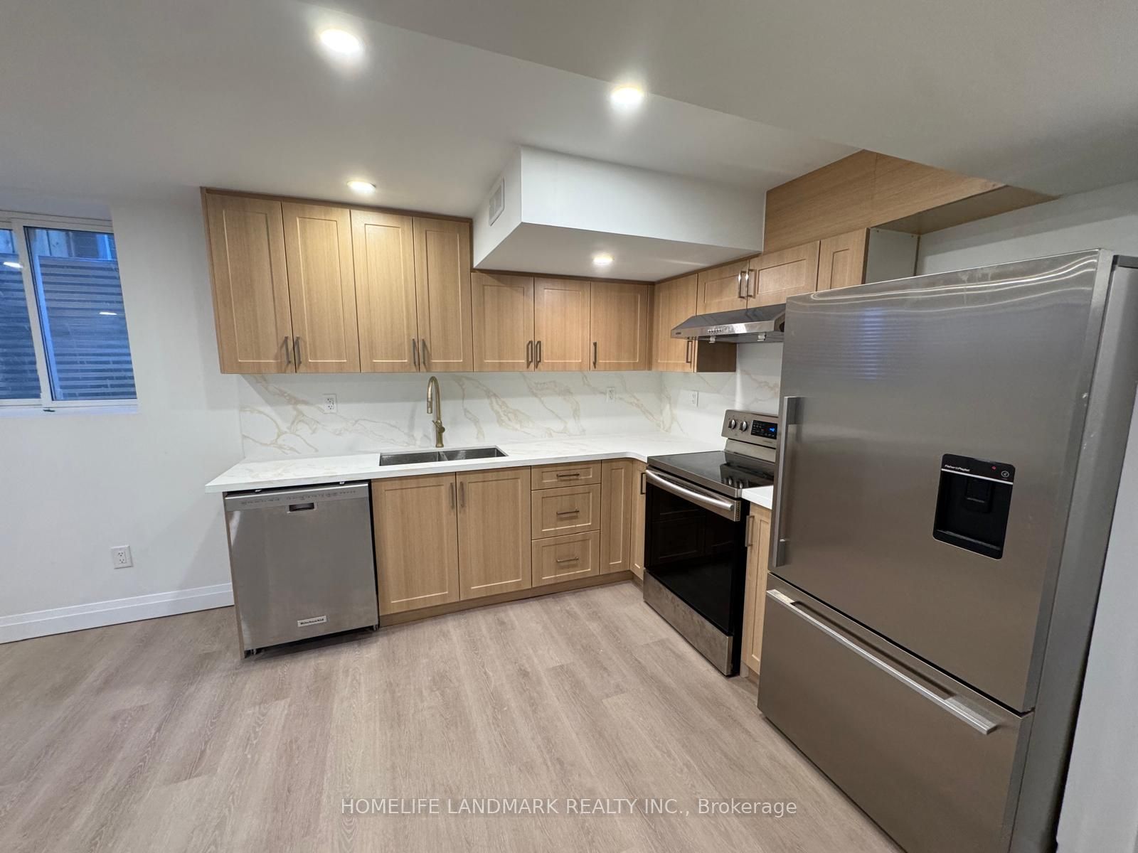 6 Kenneth Ross Bend, East Gwillimbury, ON L9N 0T7 photo 5